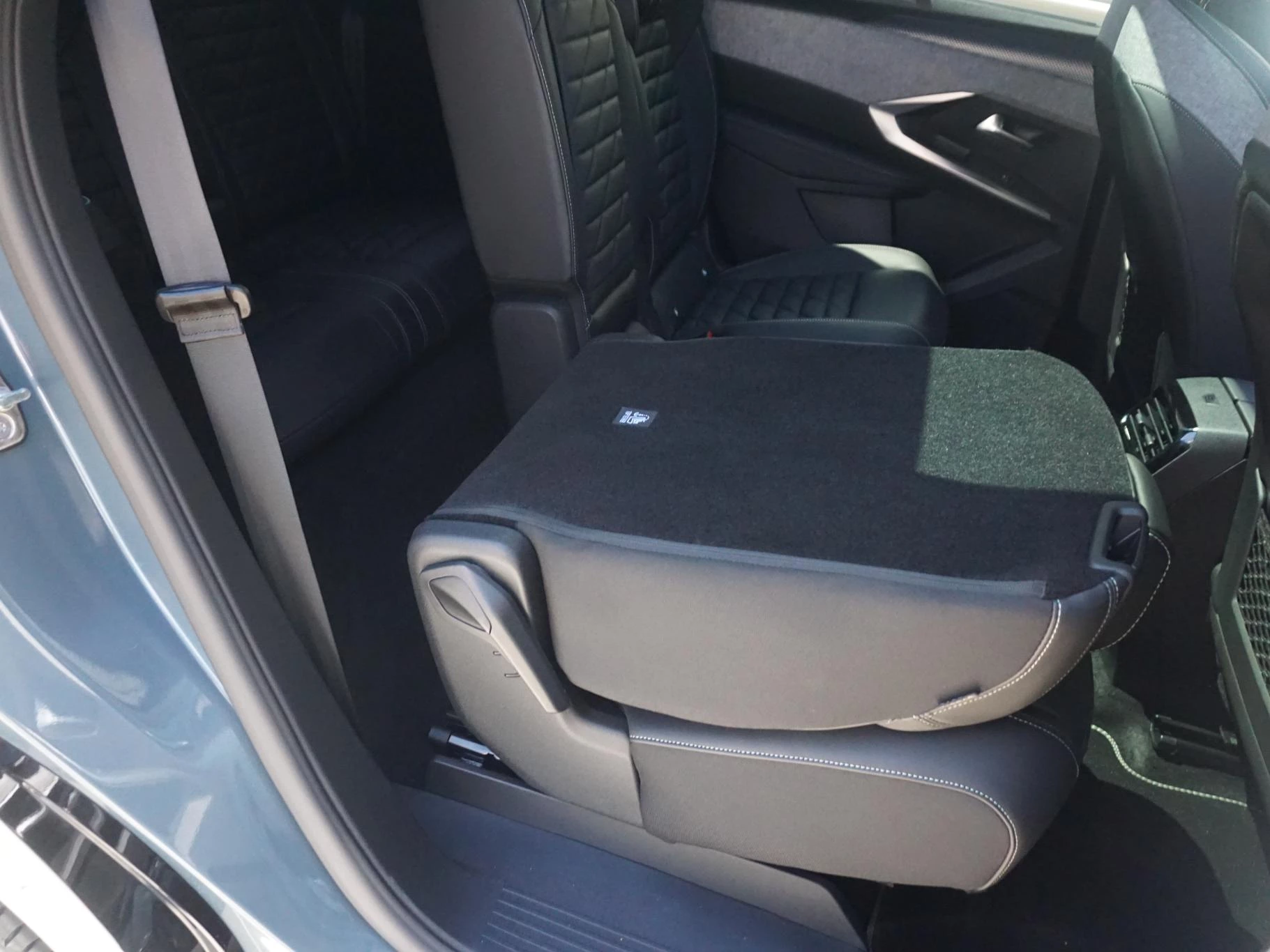 Hoofdafbeelding Peugeot e-5008