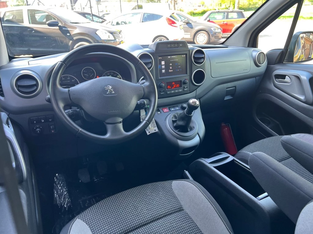 Hoofdafbeelding Peugeot Partner