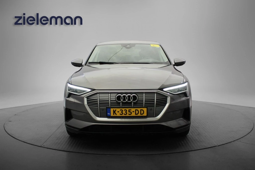 Hoofdafbeelding Audi e-tron