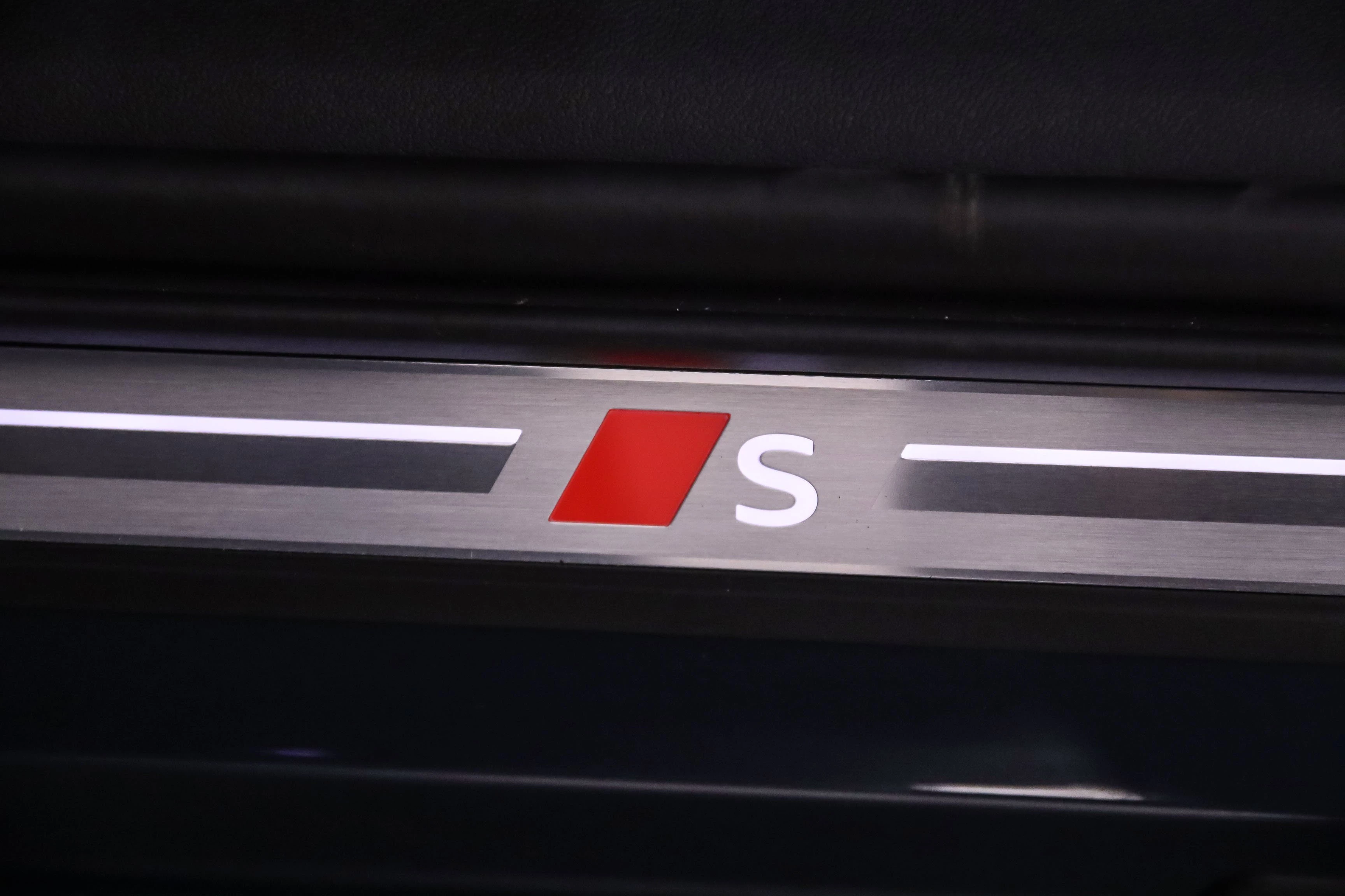Hoofdafbeelding Audi A6 Avant e-tron