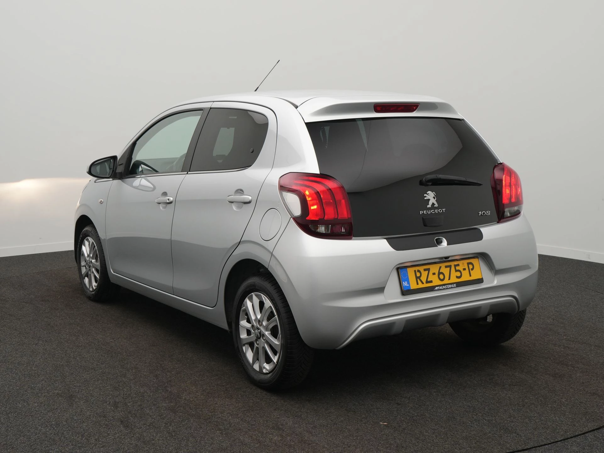 Hoofdafbeelding Peugeot 108