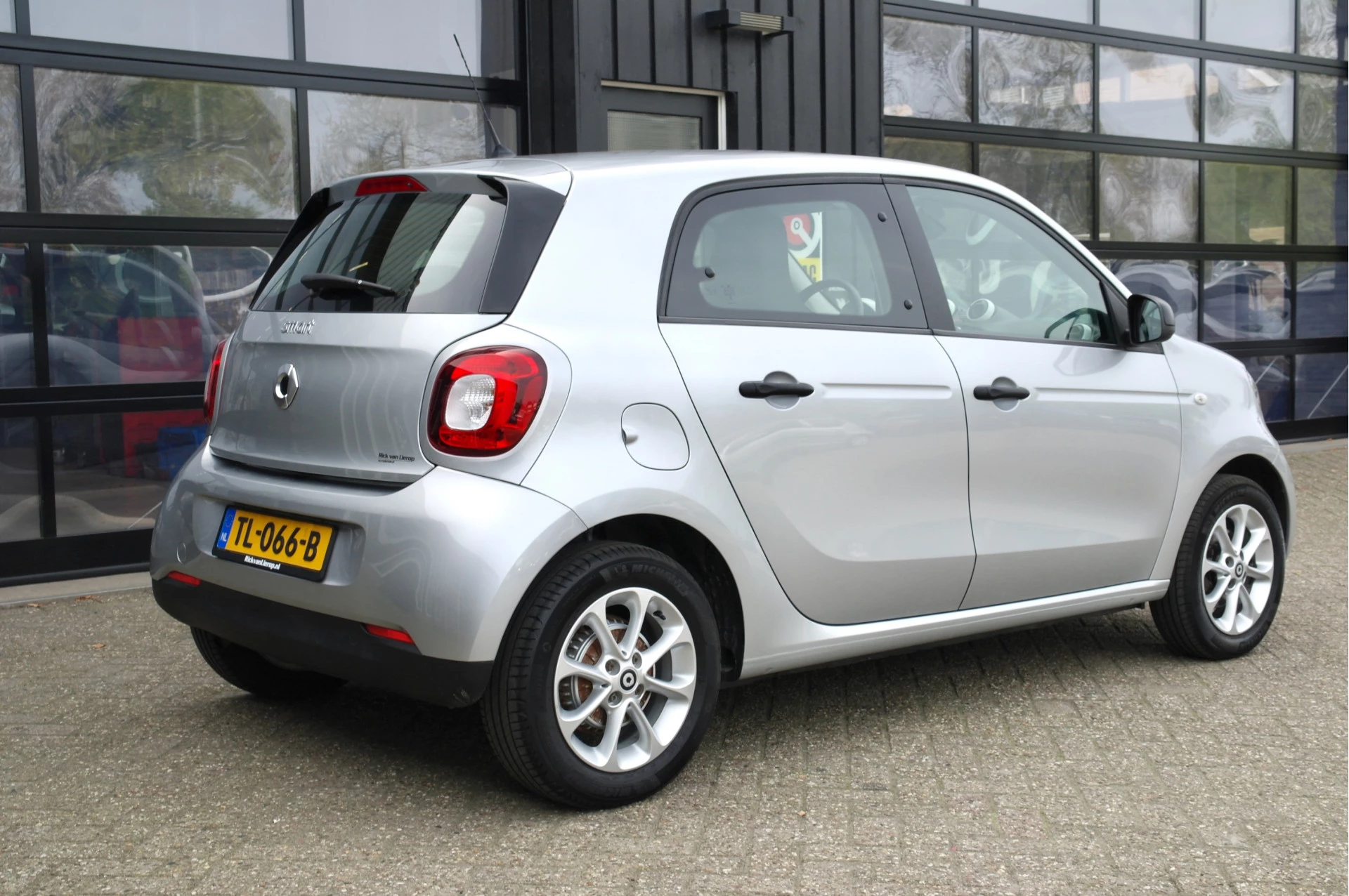 Hoofdafbeelding smart Forfour