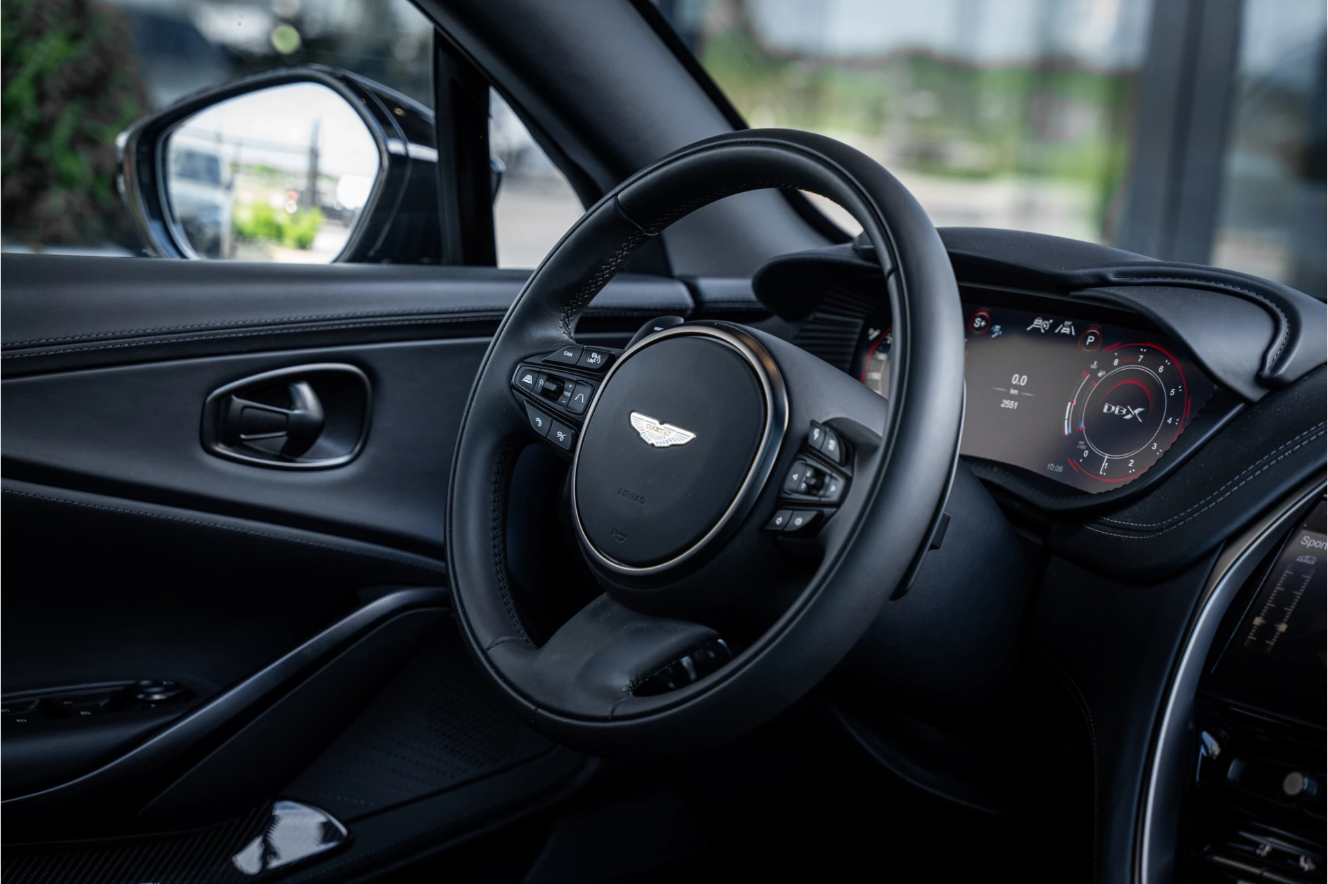 Hoofdafbeelding Aston Martin DBX