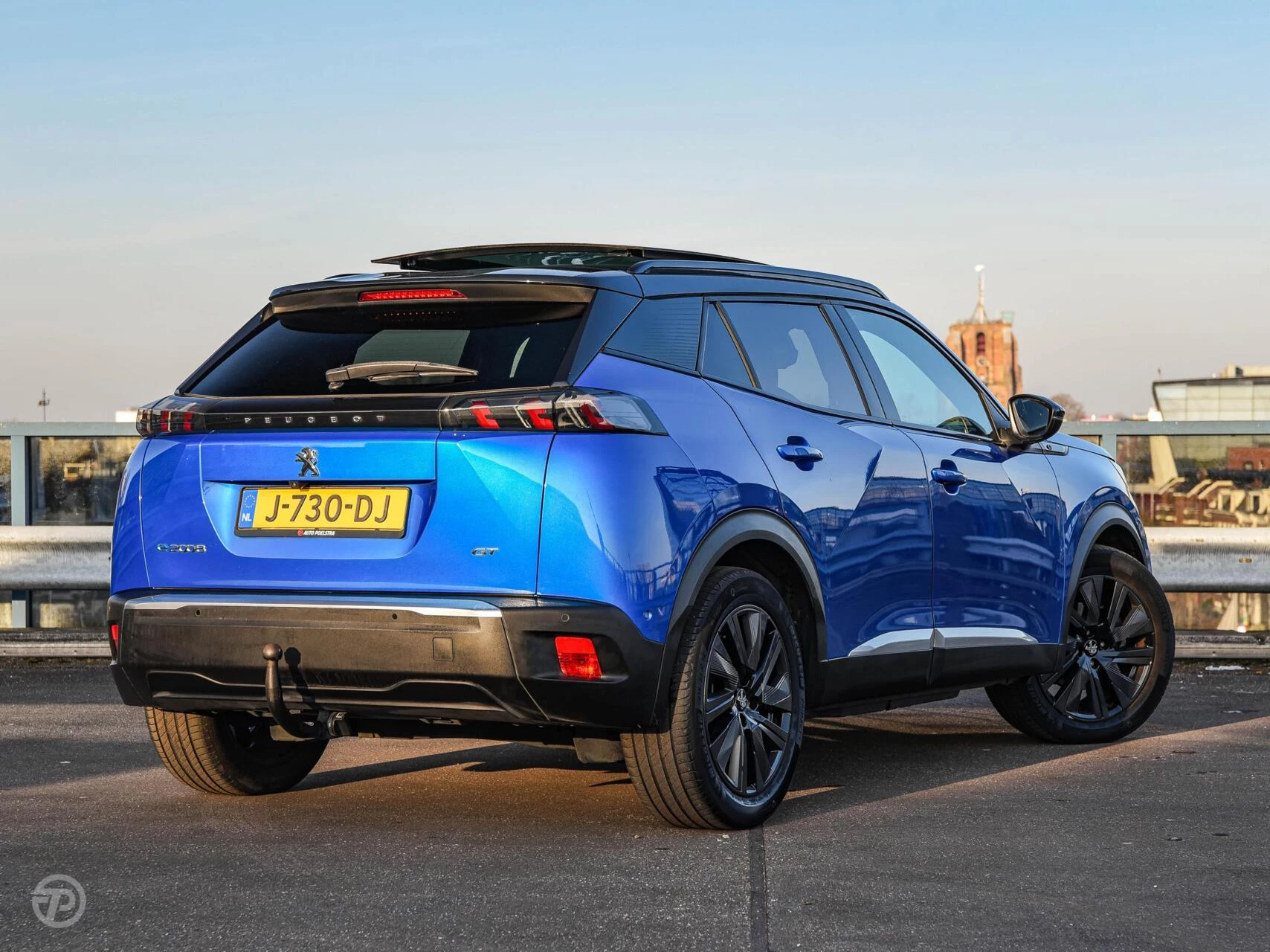 Hoofdafbeelding Peugeot e-2008