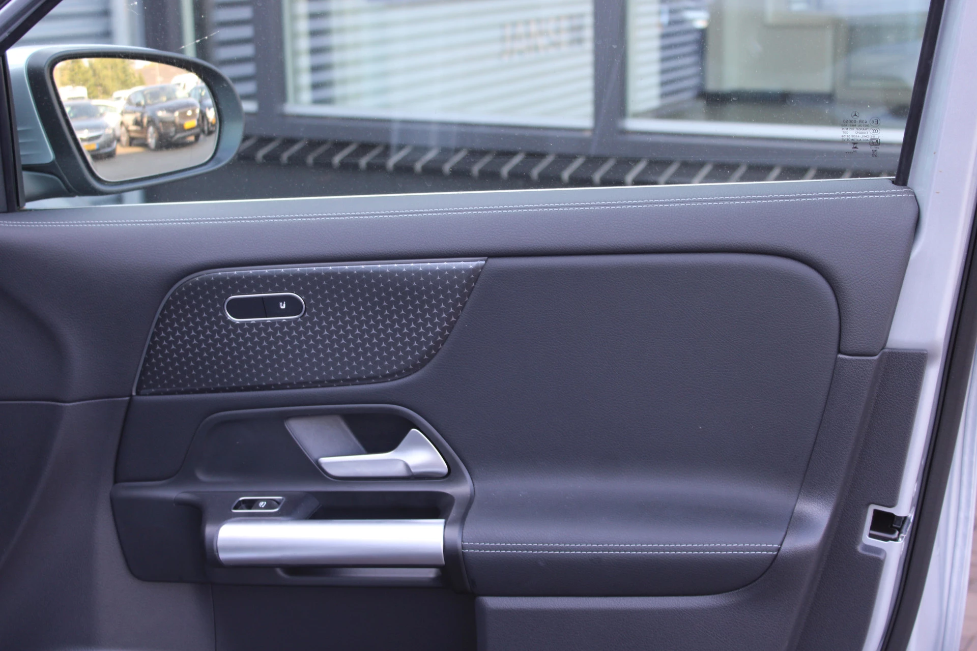 Hoofdafbeelding Mercedes-Benz EQA