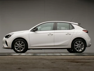 Hoofdafbeelding Opel Corsa Opel Corsa 1.2 Edition Sport (APPLE CARPLAY,NAVI,LANE ASSIST,PDC,LED,CRUISE,ELEKTRISCH PAKKET,SPORTSTOELEN,NETTE STAAT)