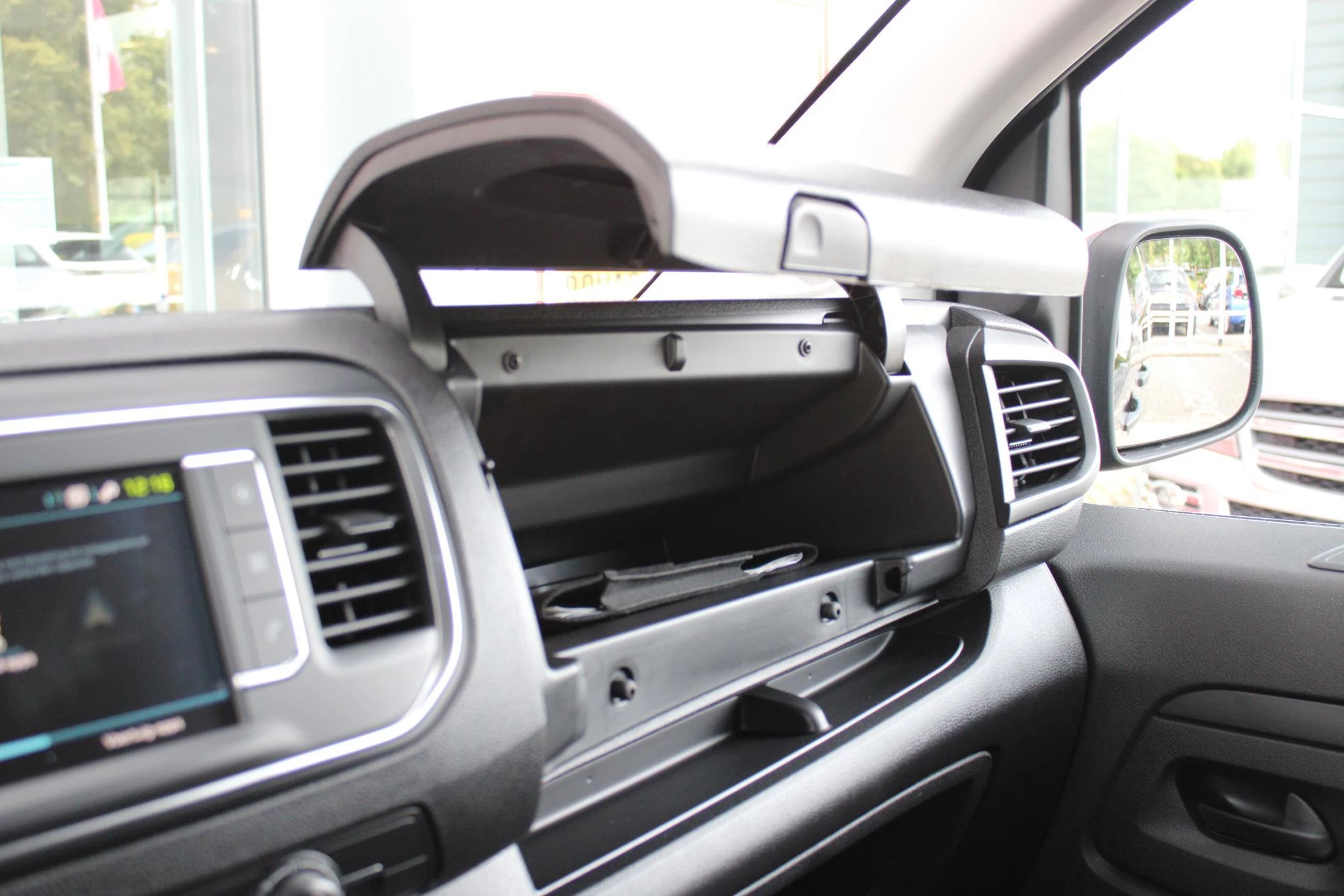 Hoofdafbeelding Peugeot e-Expert