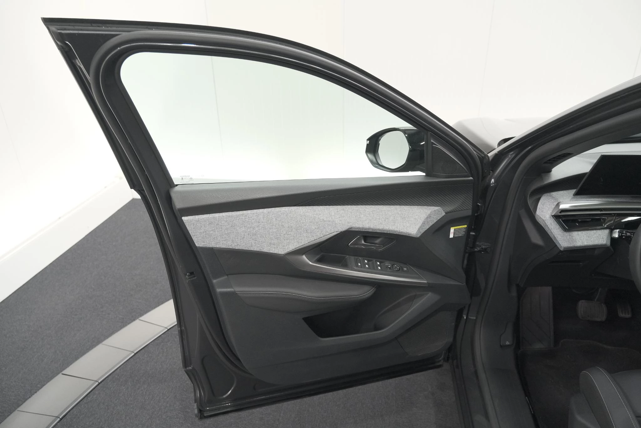 Hoofdafbeelding Peugeot e-3008
