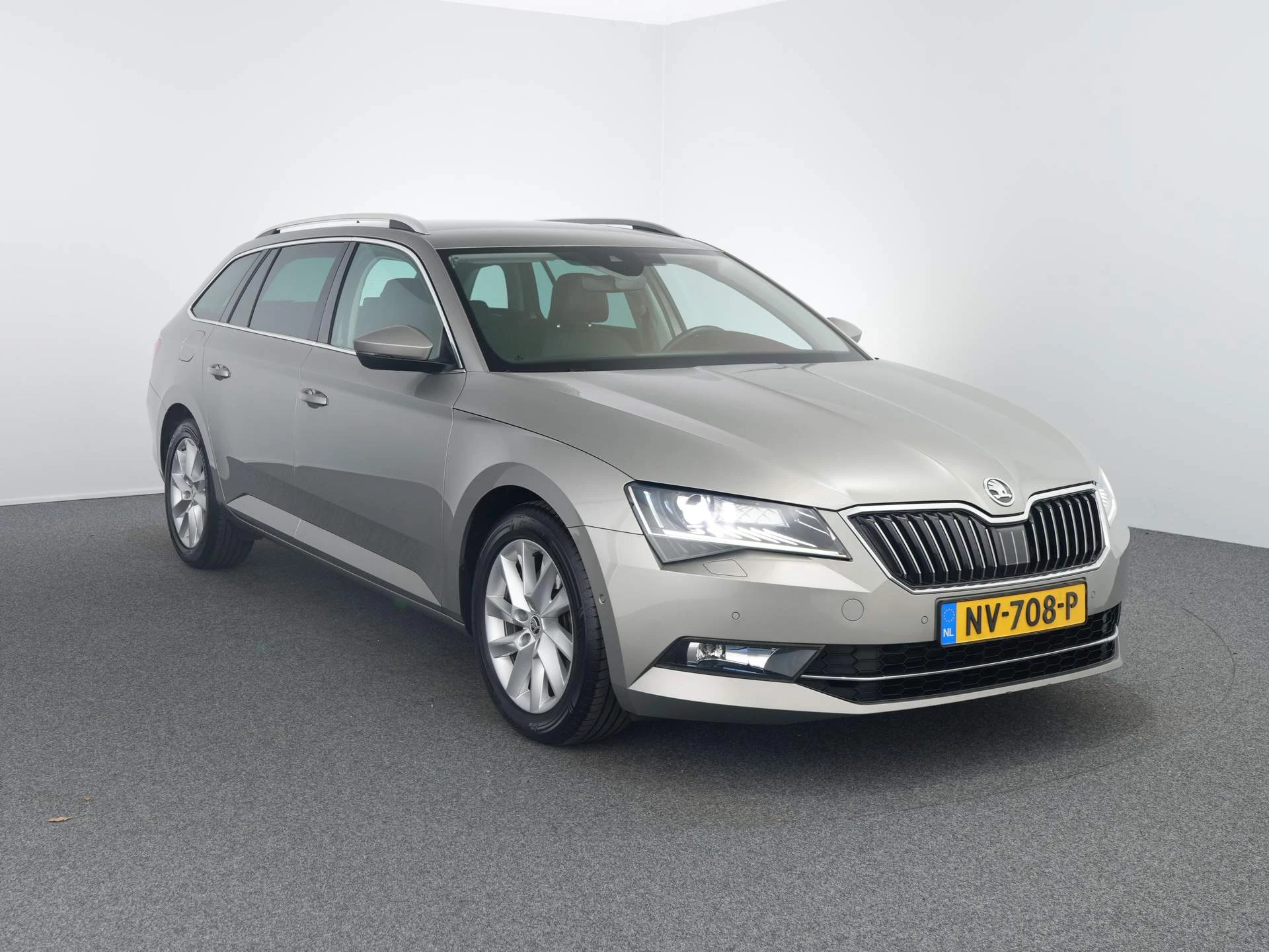 Hoofdafbeelding Škoda Superb