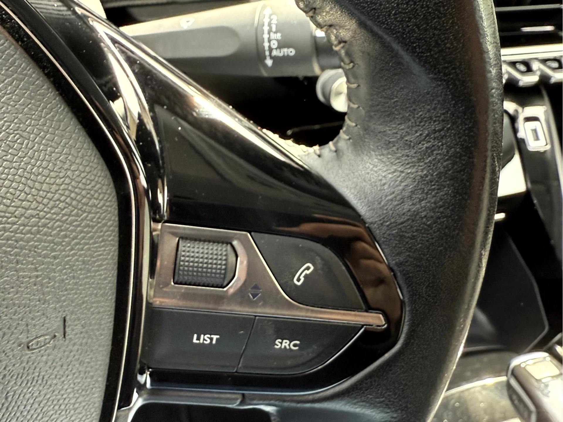 Hoofdafbeelding Peugeot e-208