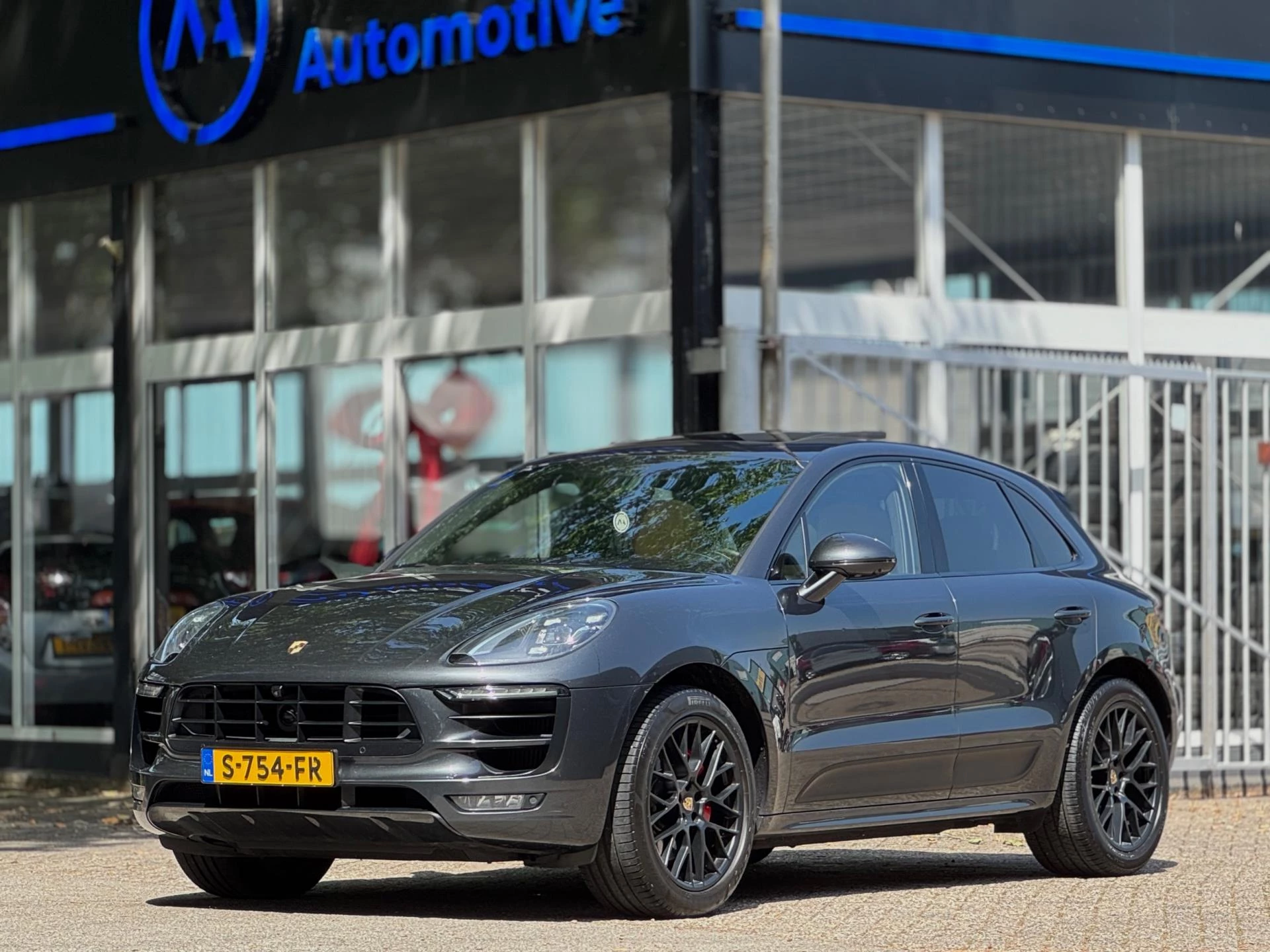 Hoofdafbeelding Porsche Macan