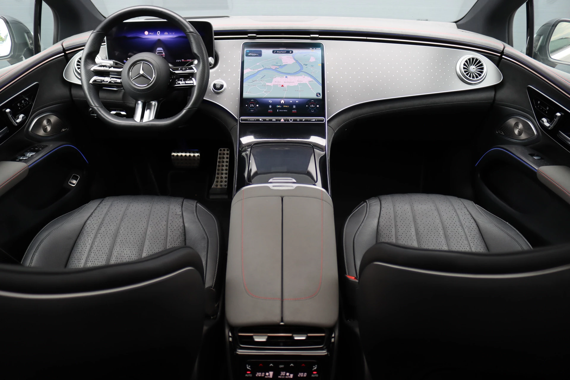 Hoofdafbeelding Mercedes-Benz EQS
