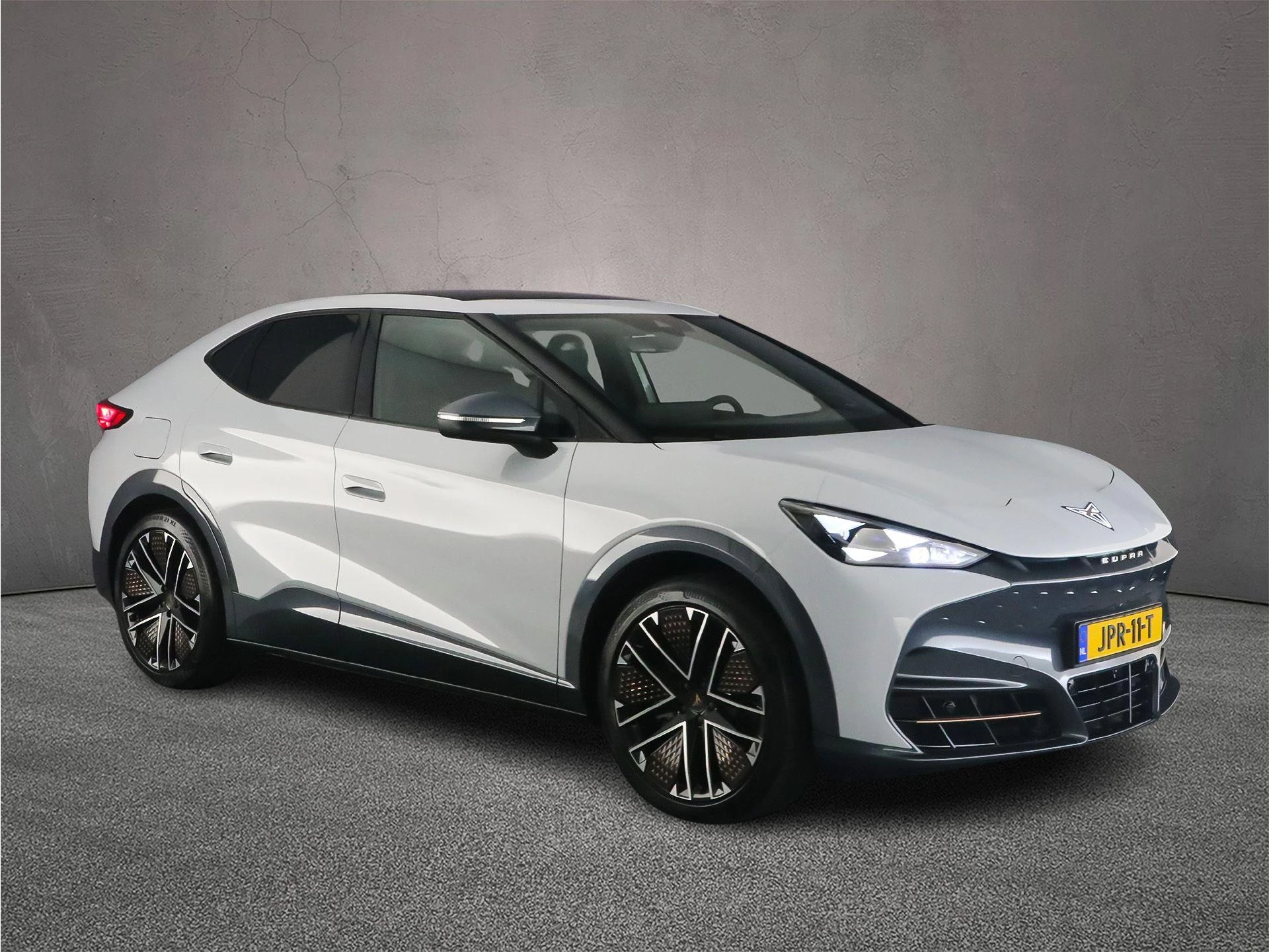 Hoofdafbeelding CUPRA Tavascan