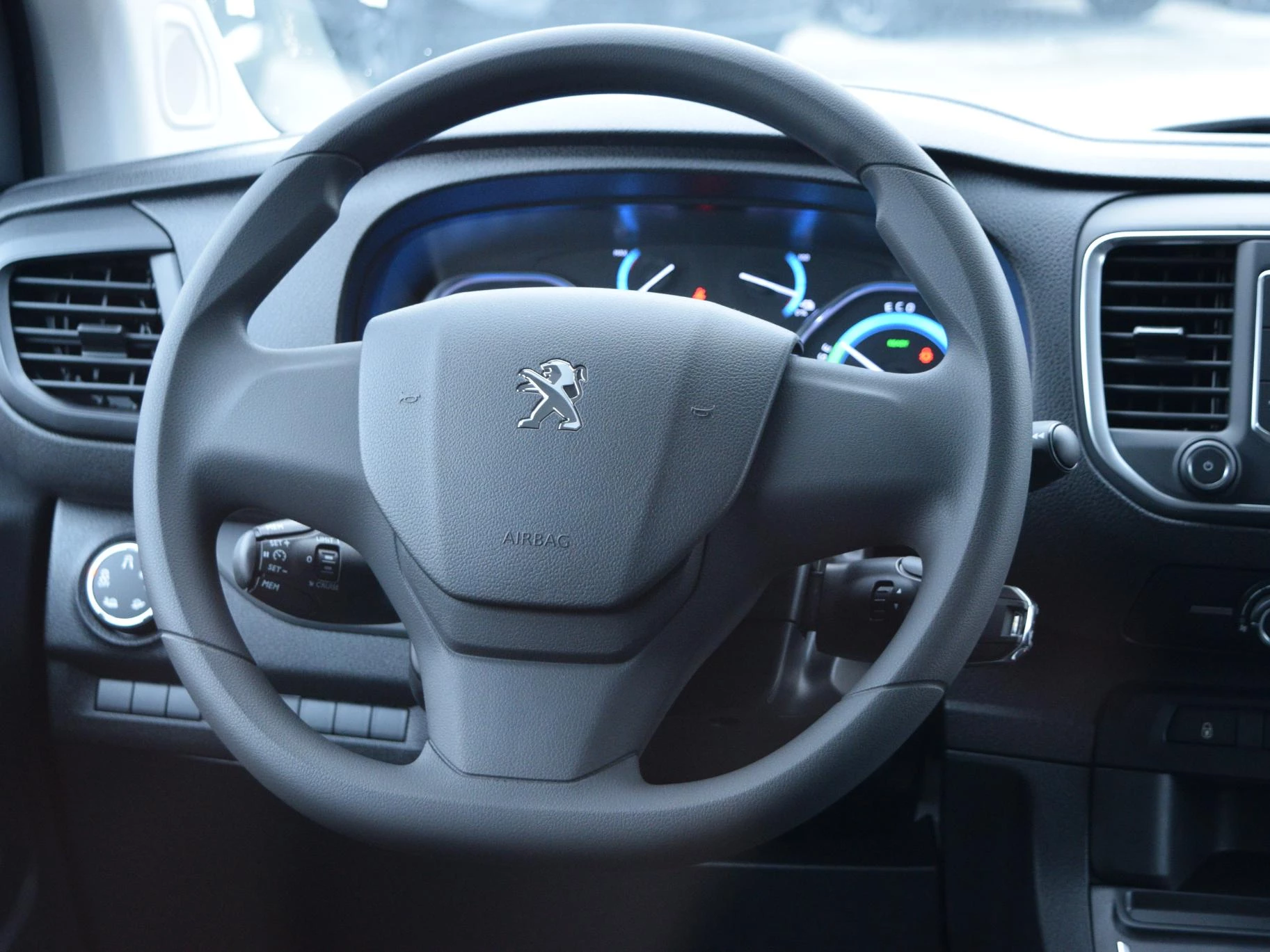 Hoofdafbeelding Peugeot e-Expert