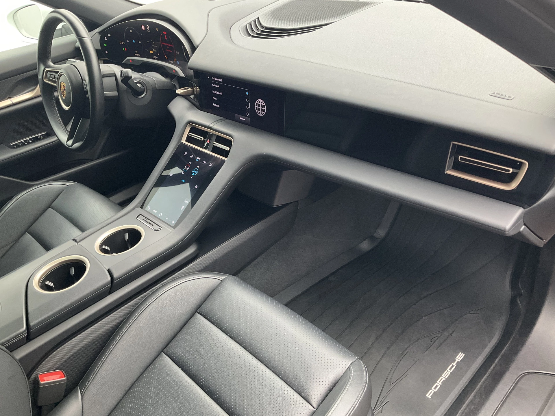 Hoofdafbeelding Porsche Taycan
