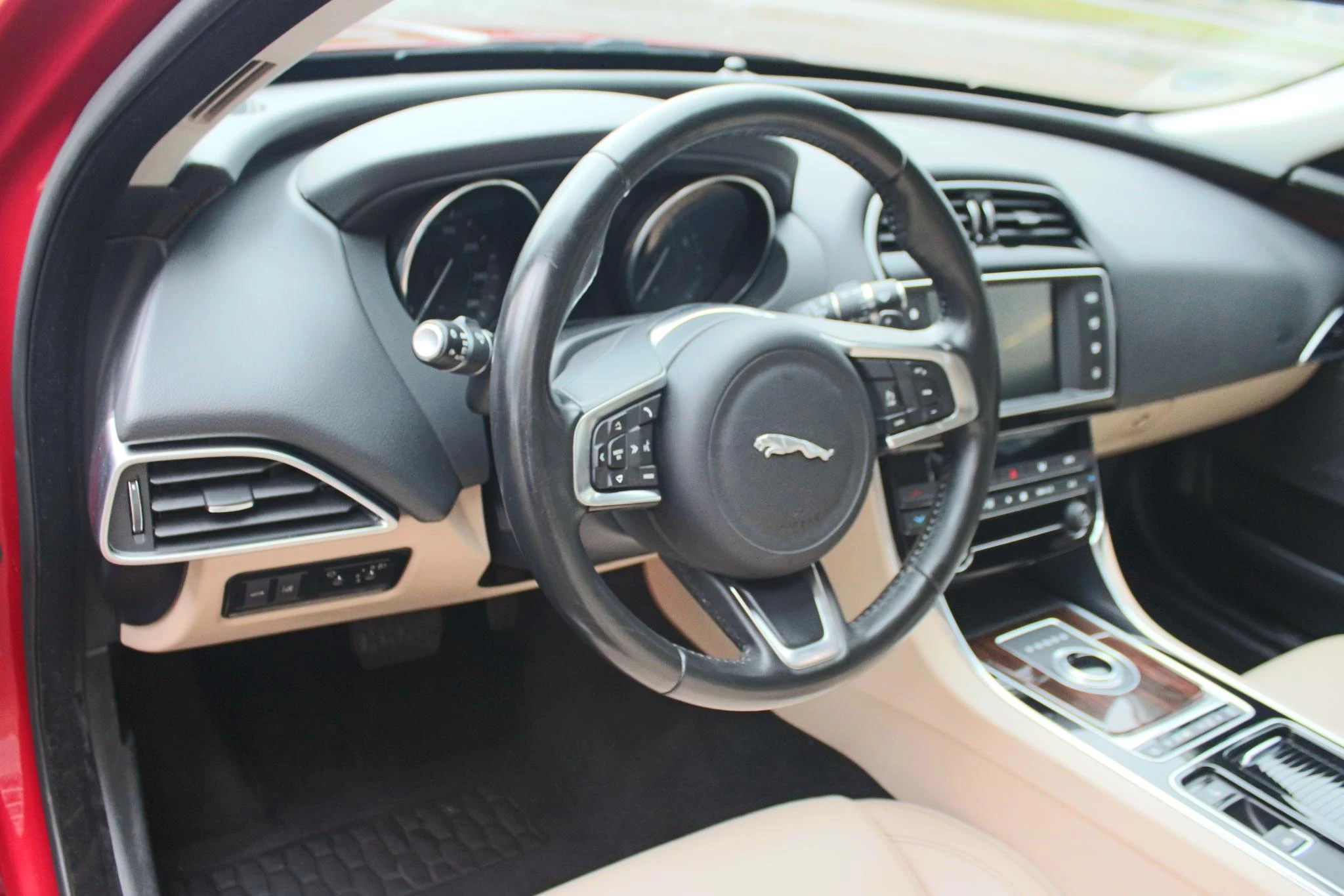 Hoofdafbeelding Jaguar XE