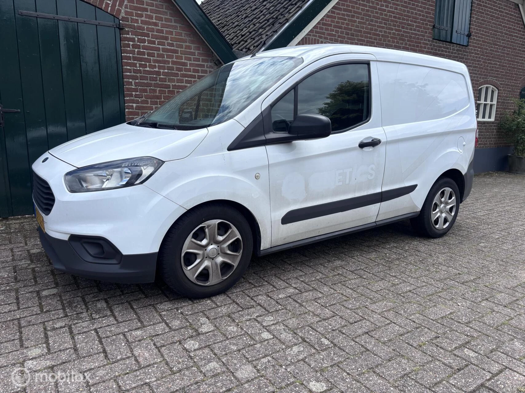 Hoofdafbeelding Ford Transit Courier