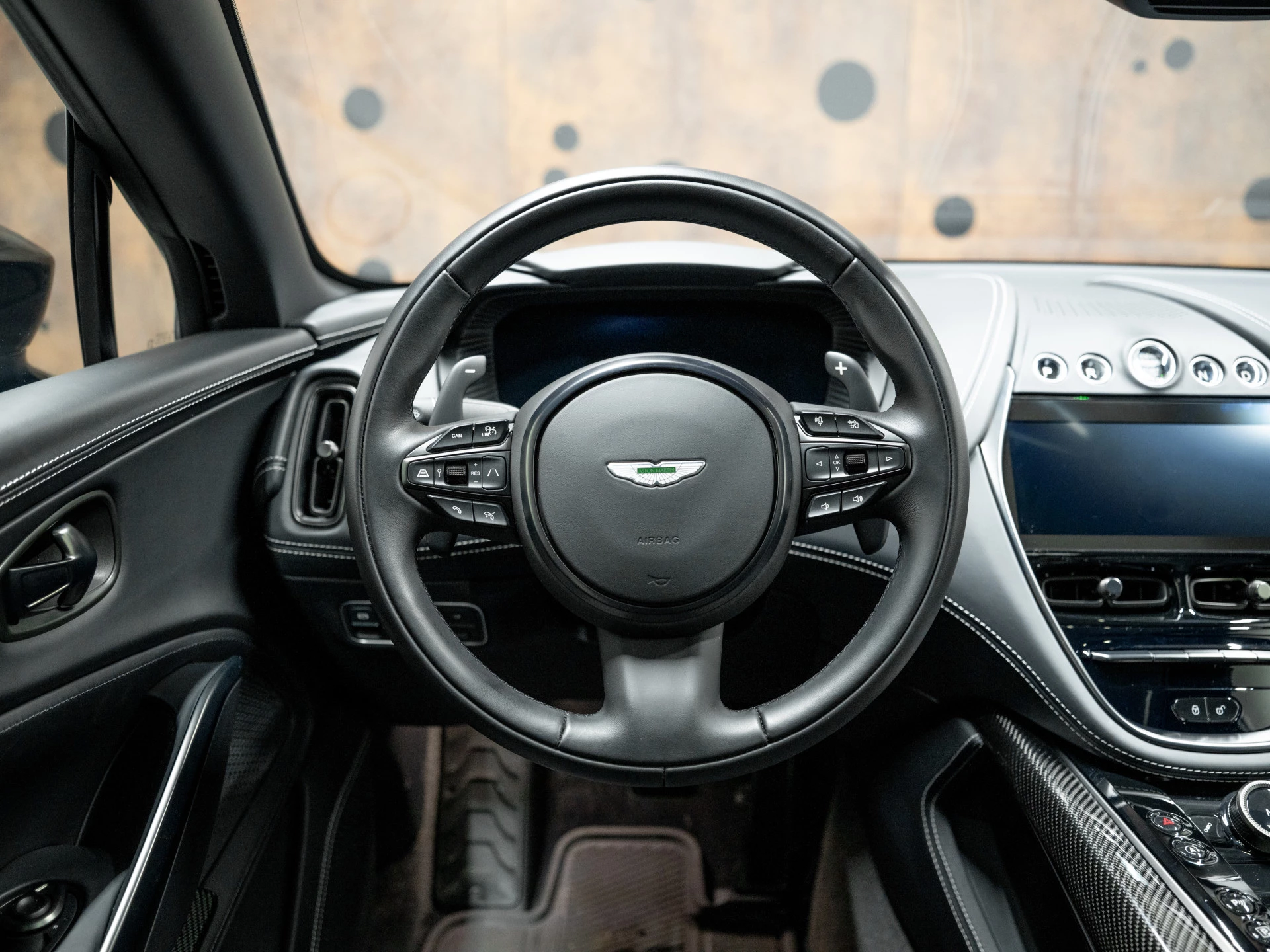 Hoofdafbeelding Aston Martin DBX