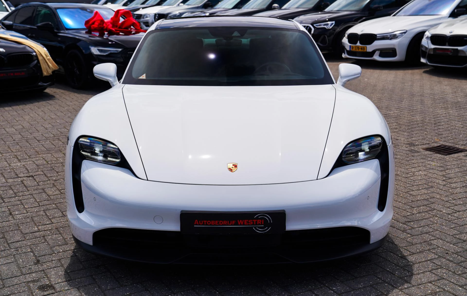 Hoofdafbeelding Porsche Taycan
