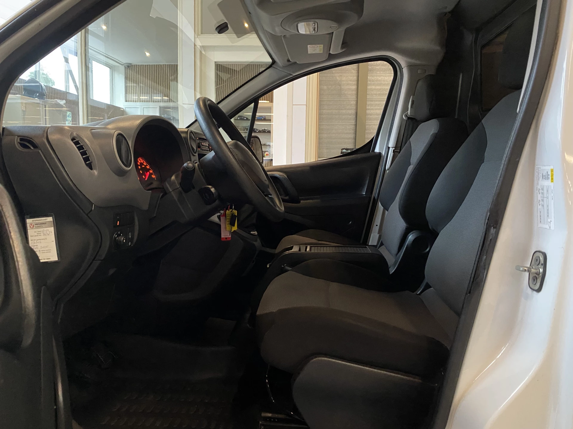 Hoofdafbeelding Peugeot Partner