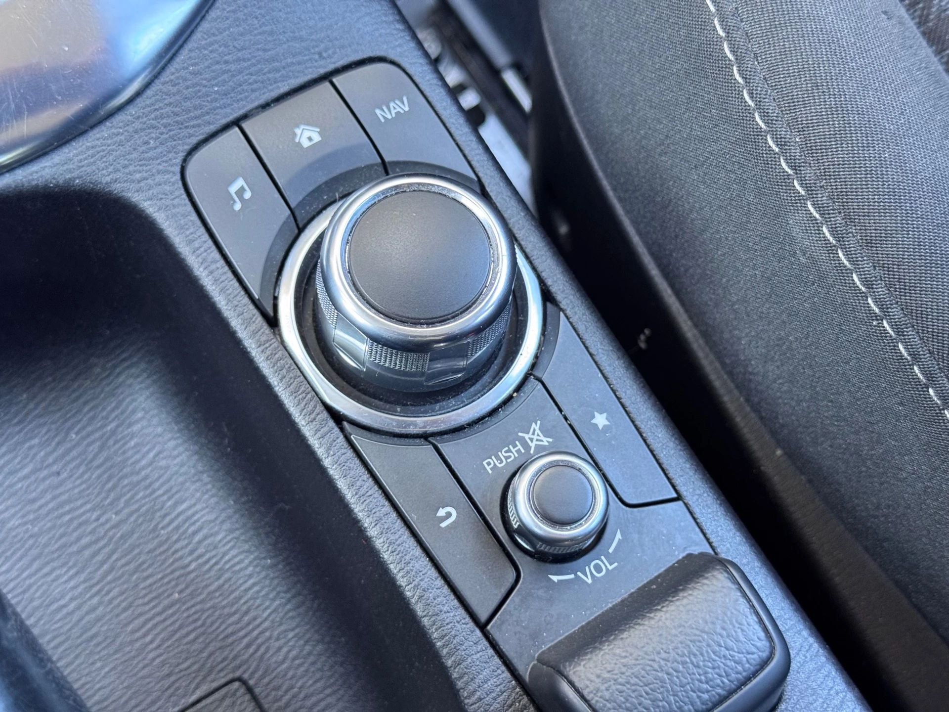 Hoofdafbeelding Mazda 2