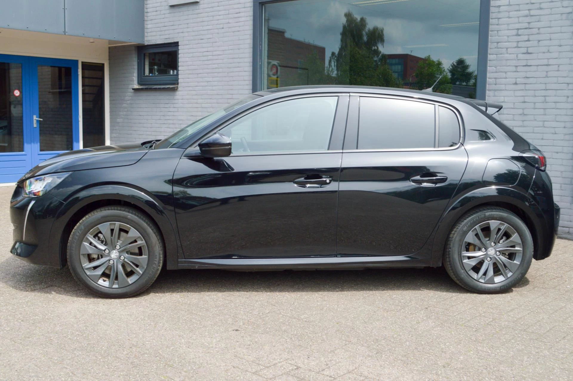 Hoofdafbeelding Peugeot e-208