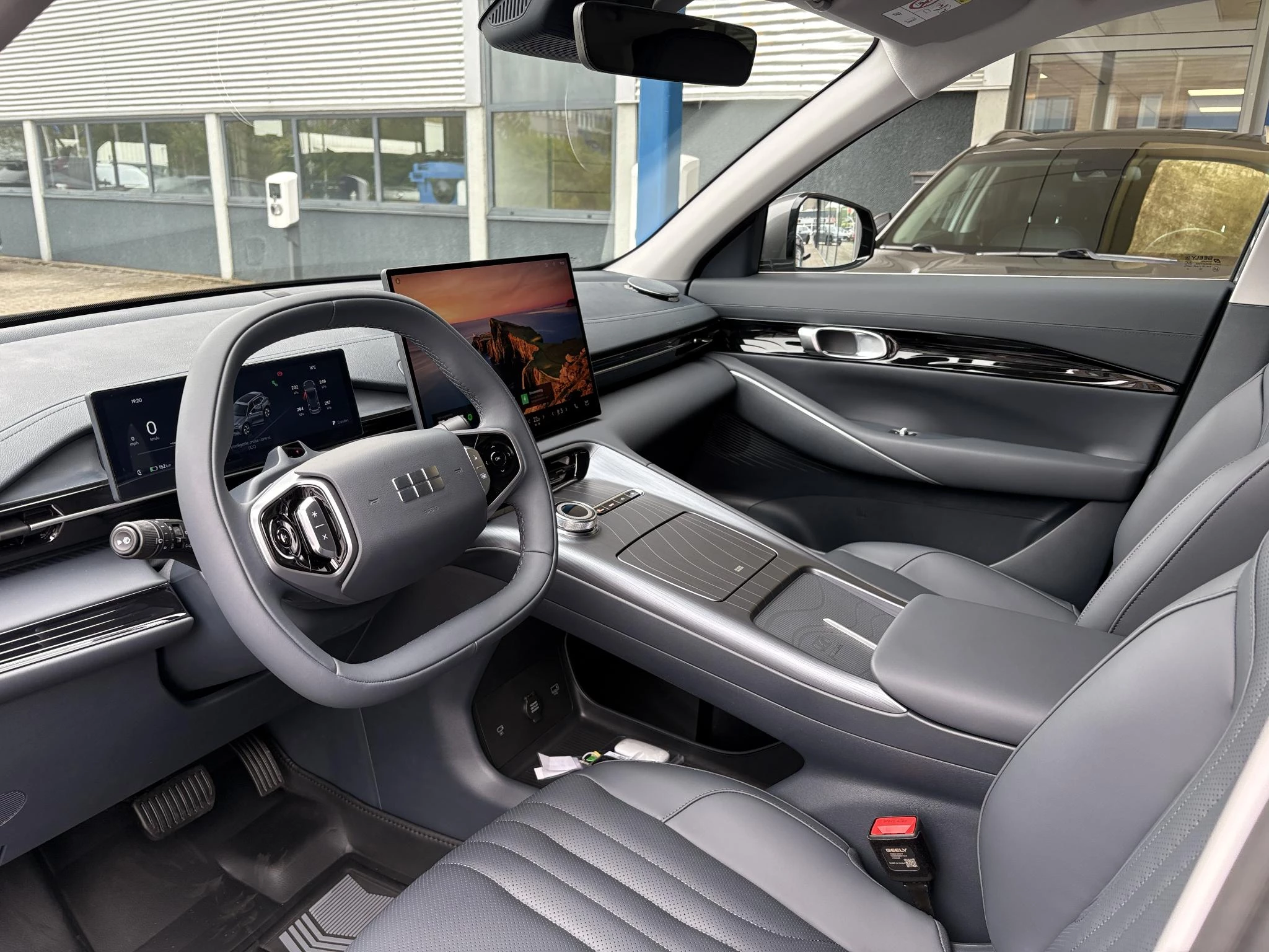 Hoofdafbeelding Geely E5