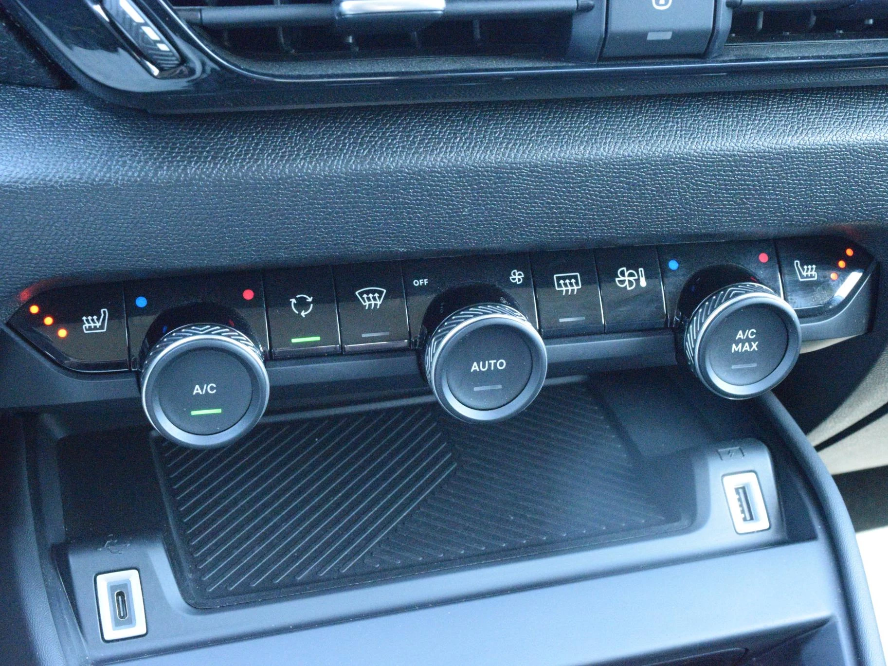 Hoofdafbeelding Citroën ë-C4