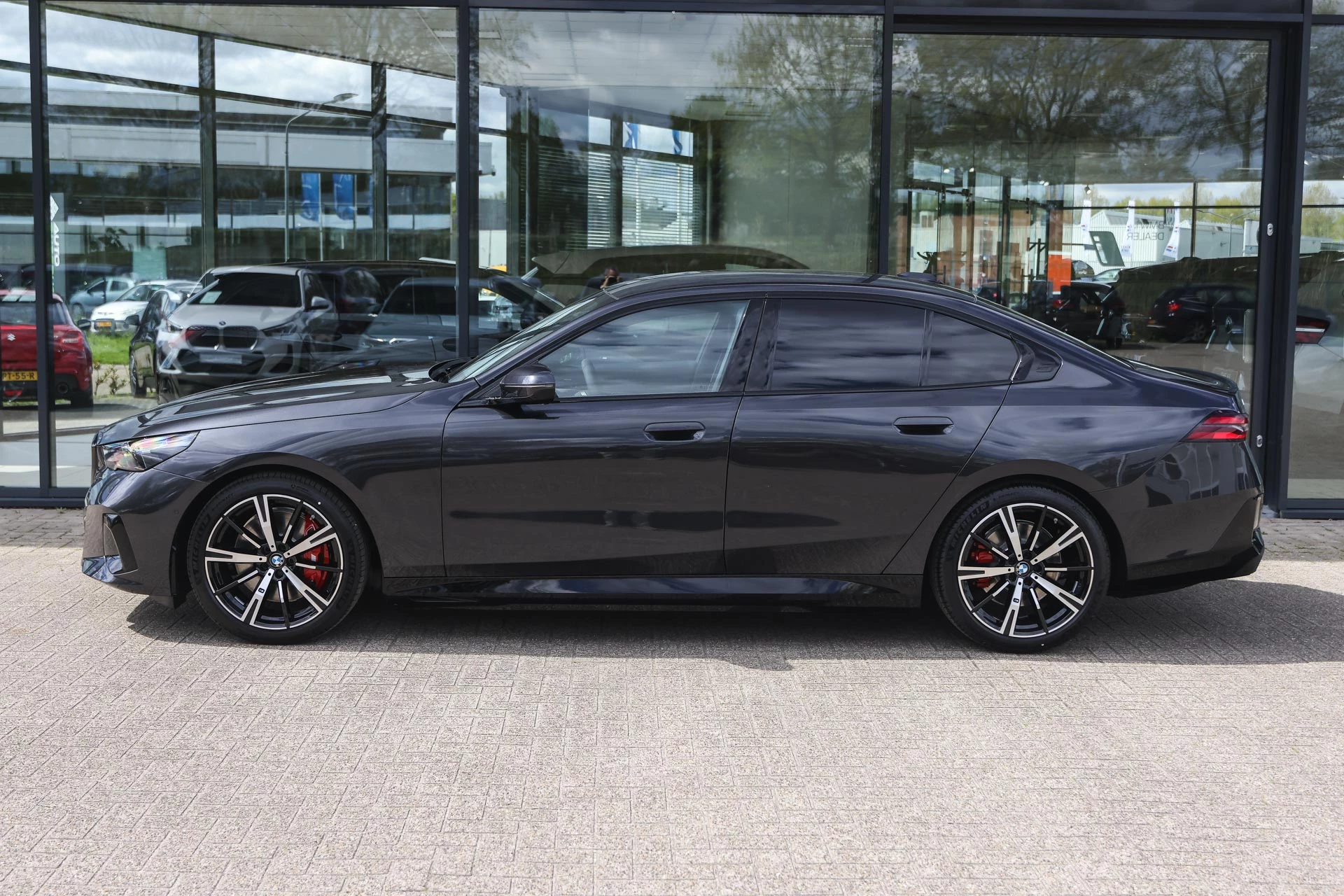Hoofdafbeelding BMW i5
