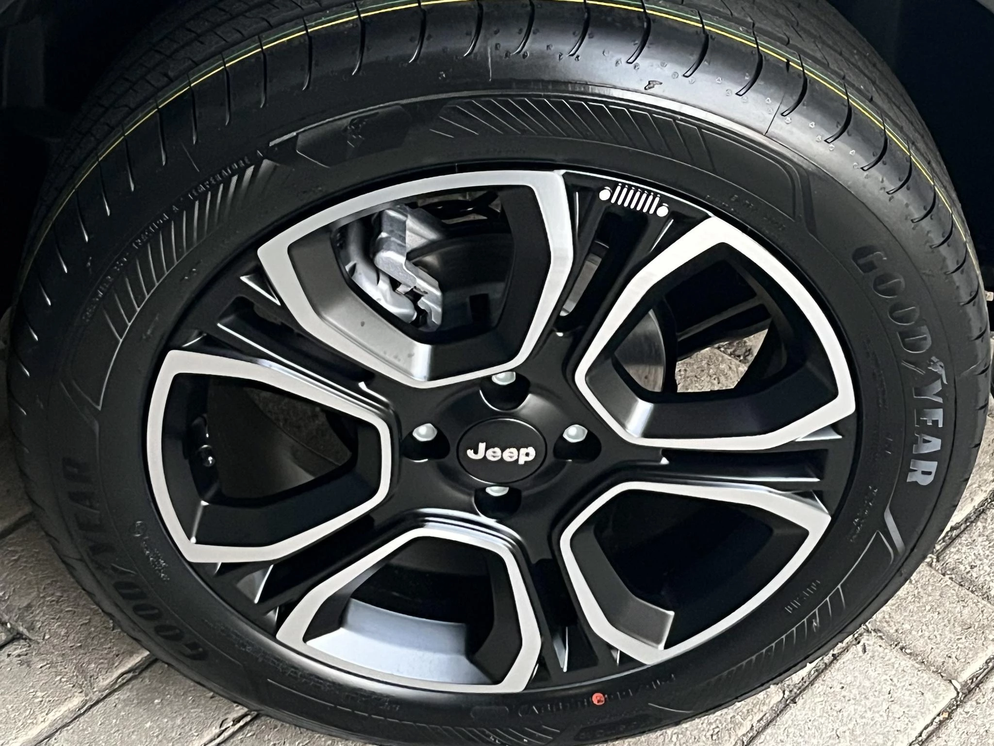 Hoofdafbeelding Jeep Avenger