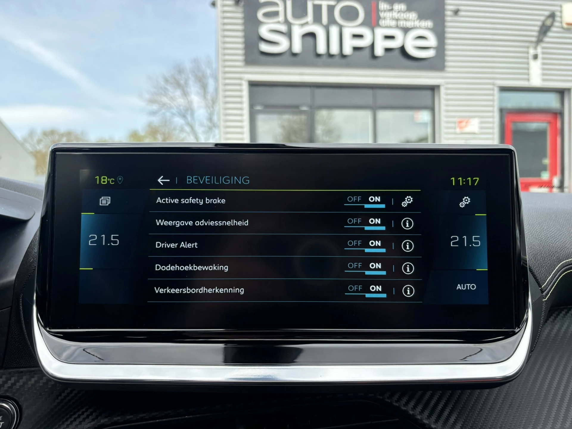 Hoofdafbeelding Peugeot e-2008