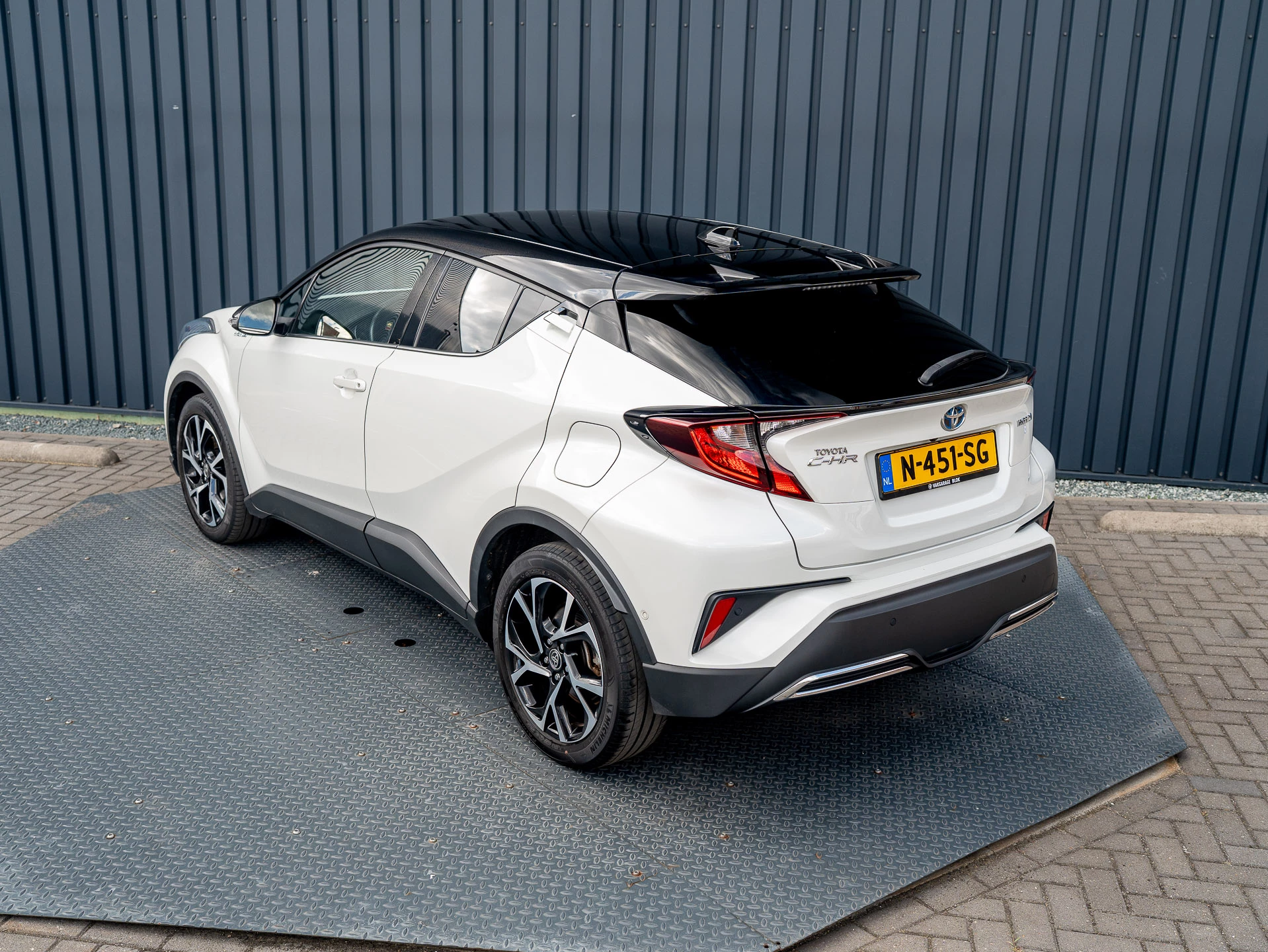 Hoofdafbeelding Toyota C-HR