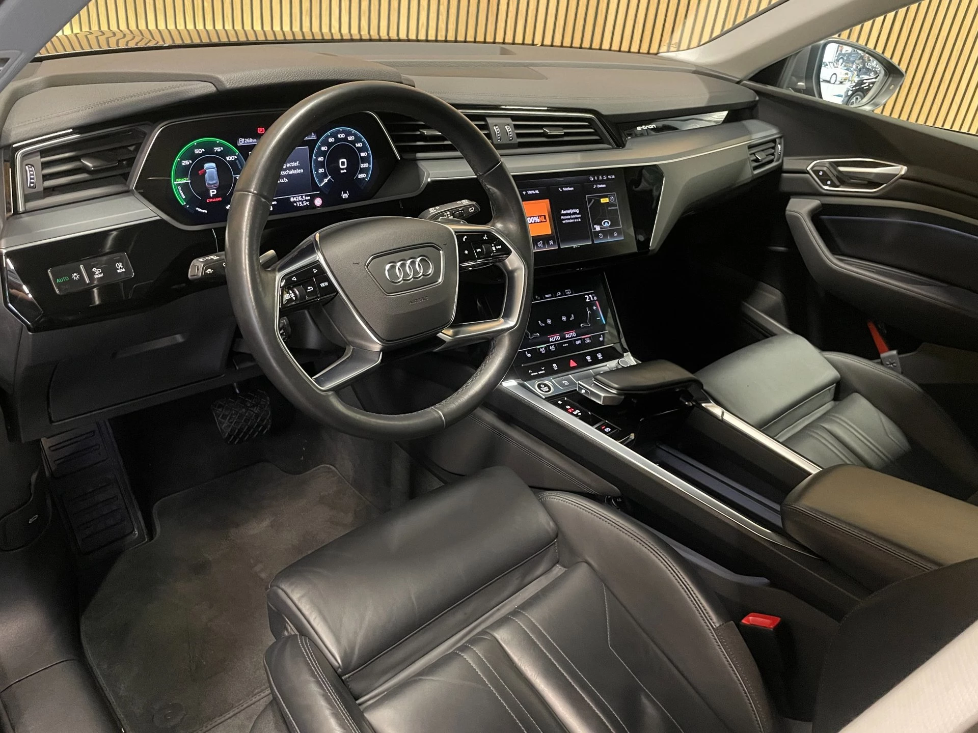 Hoofdafbeelding Audi e-tron