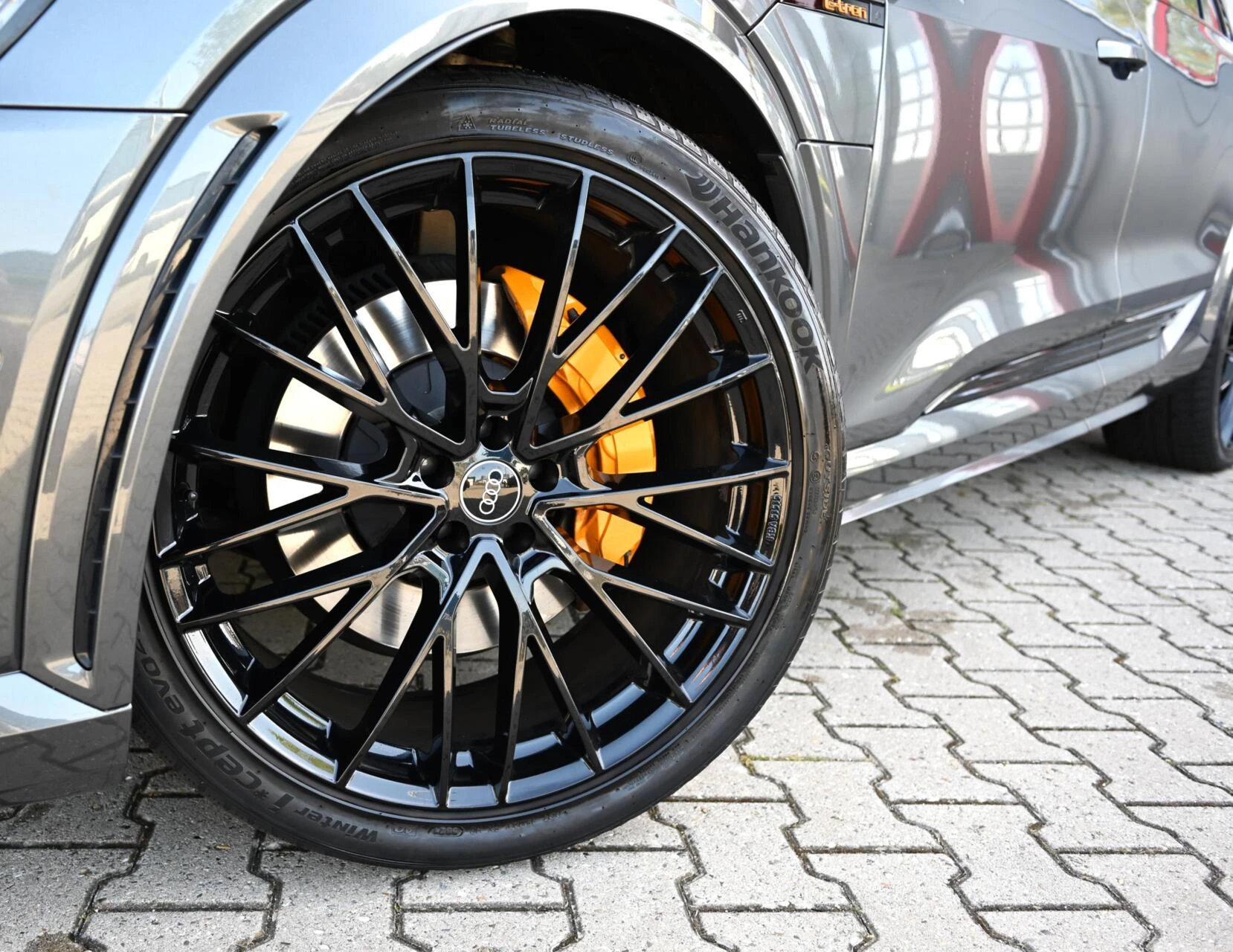 Hoofdafbeelding Audi e-tron