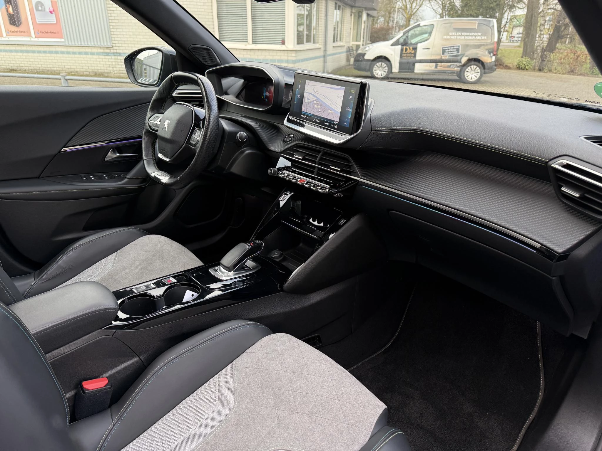 Hoofdafbeelding Peugeot e-2008