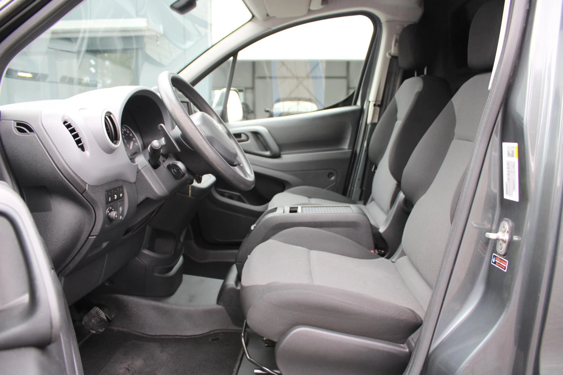 Hoofdafbeelding Peugeot Partner