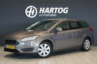 Hoofdafbeelding Ford Focus Ford Focus Wagon 1.0 + STOEL/STUURVERWARMING