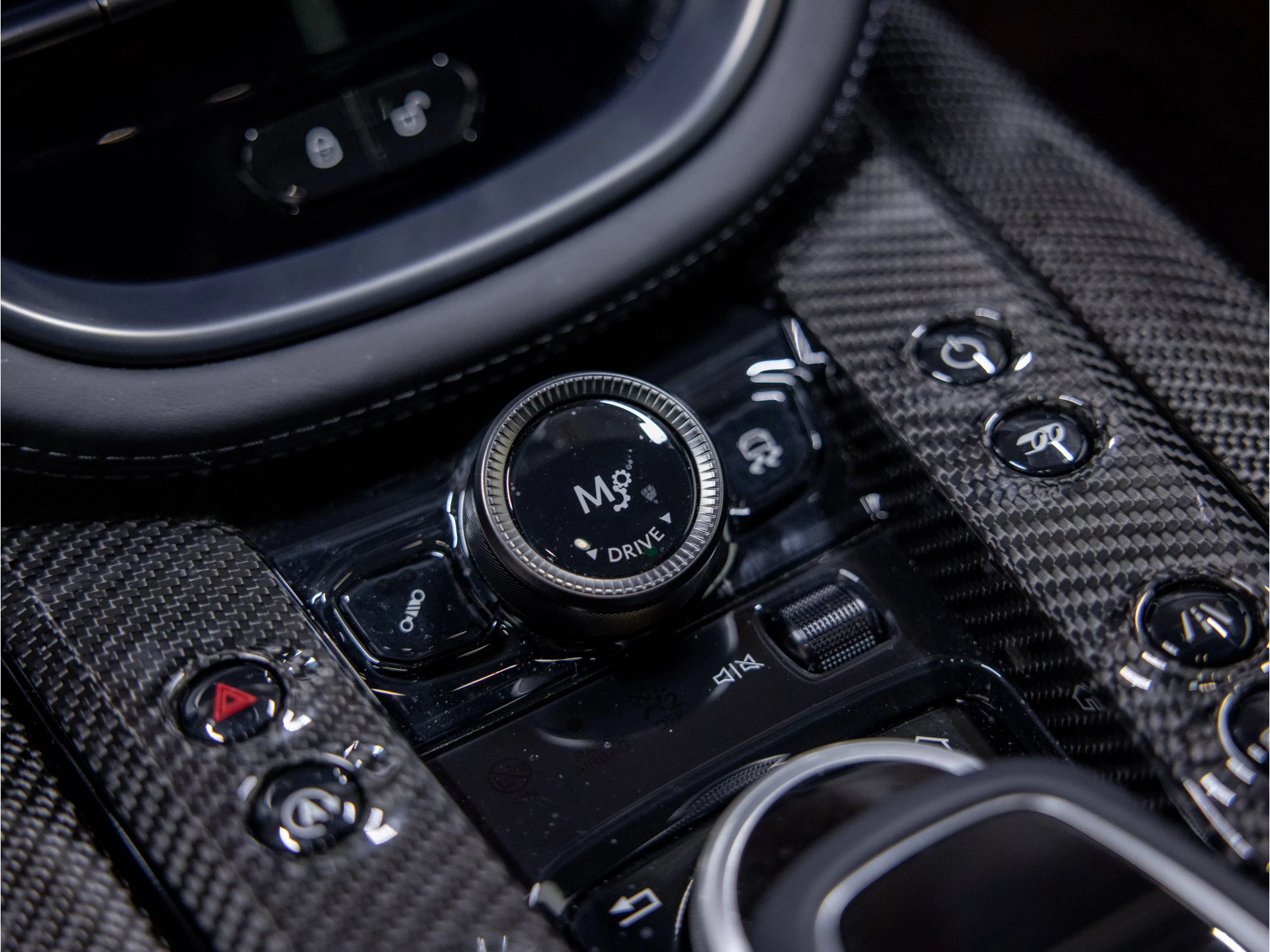 Hoofdafbeelding Aston Martin DBX