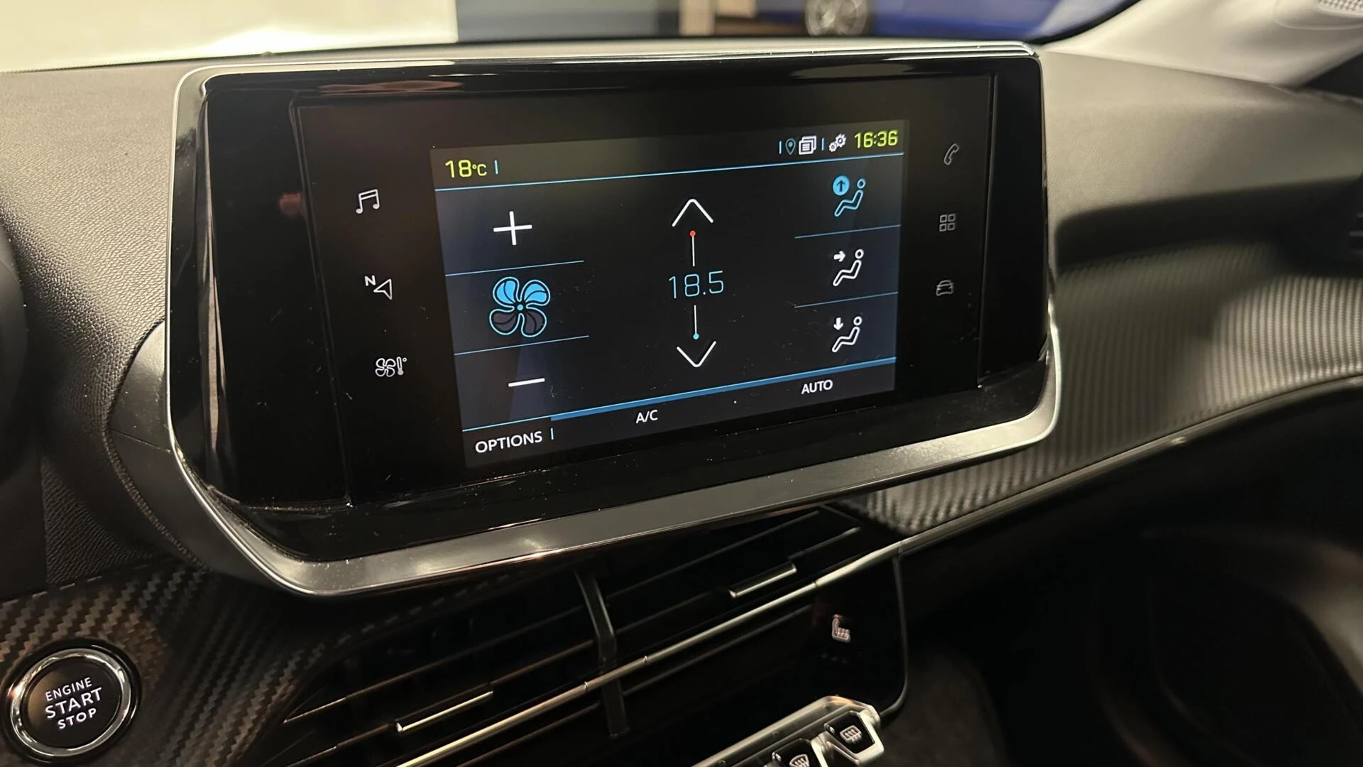 Hoofdafbeelding Peugeot e-208