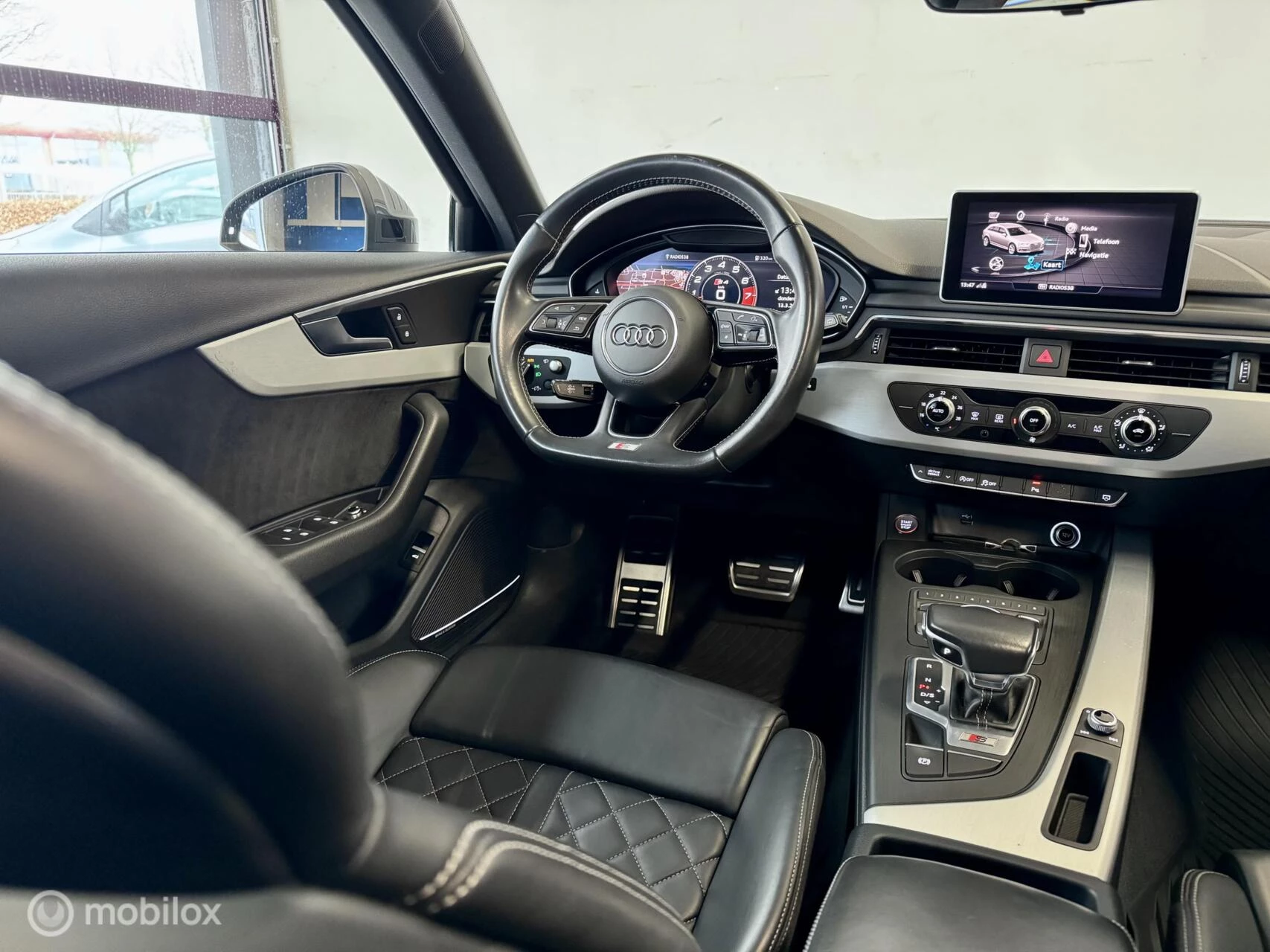 Hoofdafbeelding Audi S4