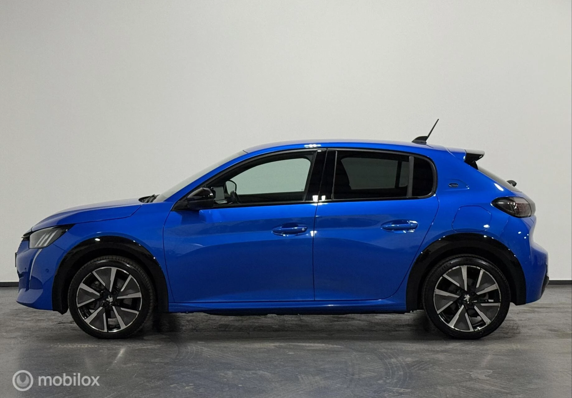 Hoofdafbeelding Peugeot e-208