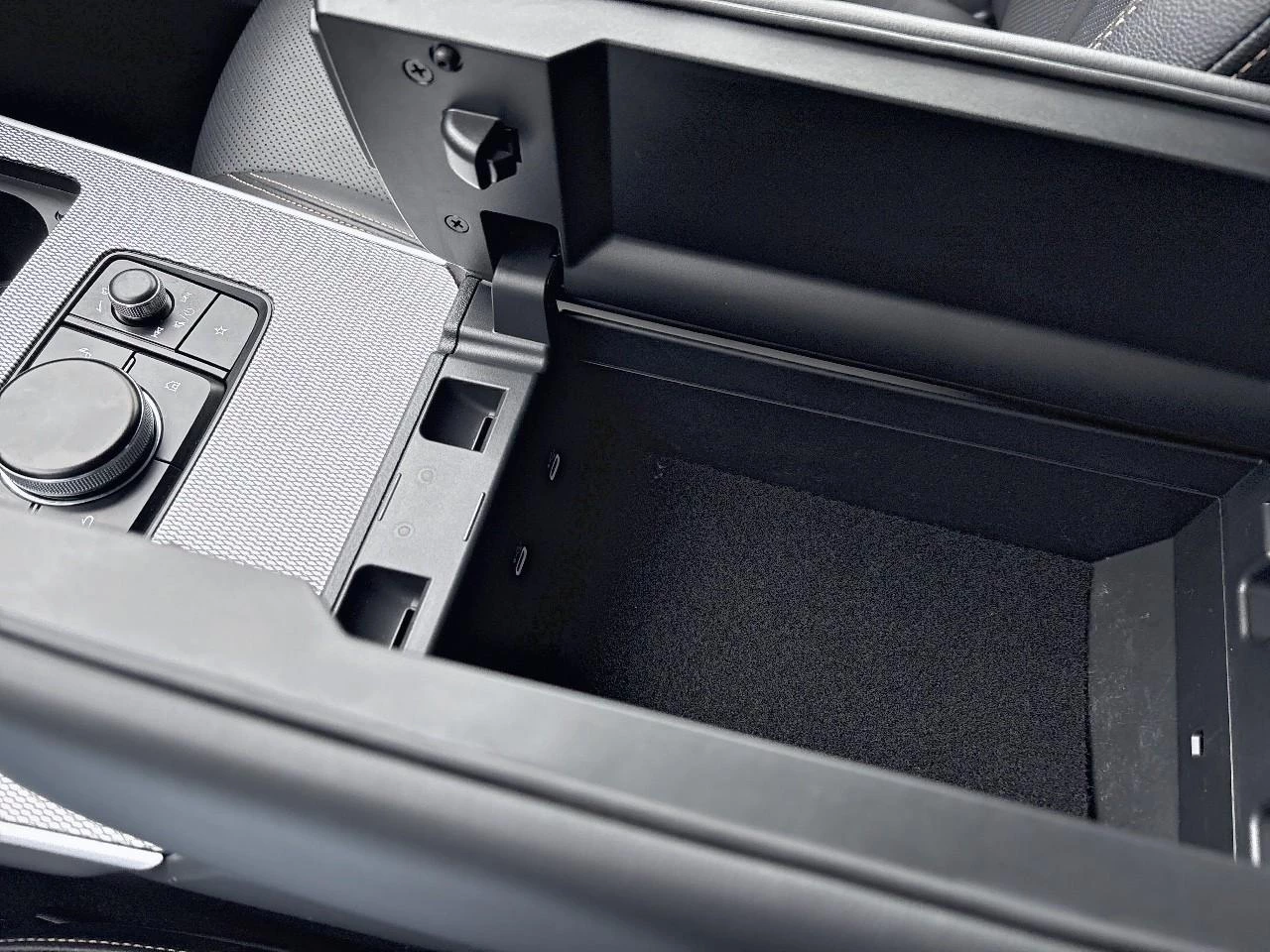 Hoofdafbeelding Mazda CX-60