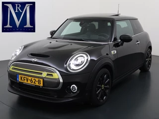 Hoofdafbeelding MINI Electric Mini Mini Electric Yours 33 kWh SOH 100% | SUPER COMPLEET UITGEVOERD| PANO | HARMAN KARDON | STOELVERWARMING| HEAD-UP DISPLAY| ACHTERUITRIJCAMERA|
