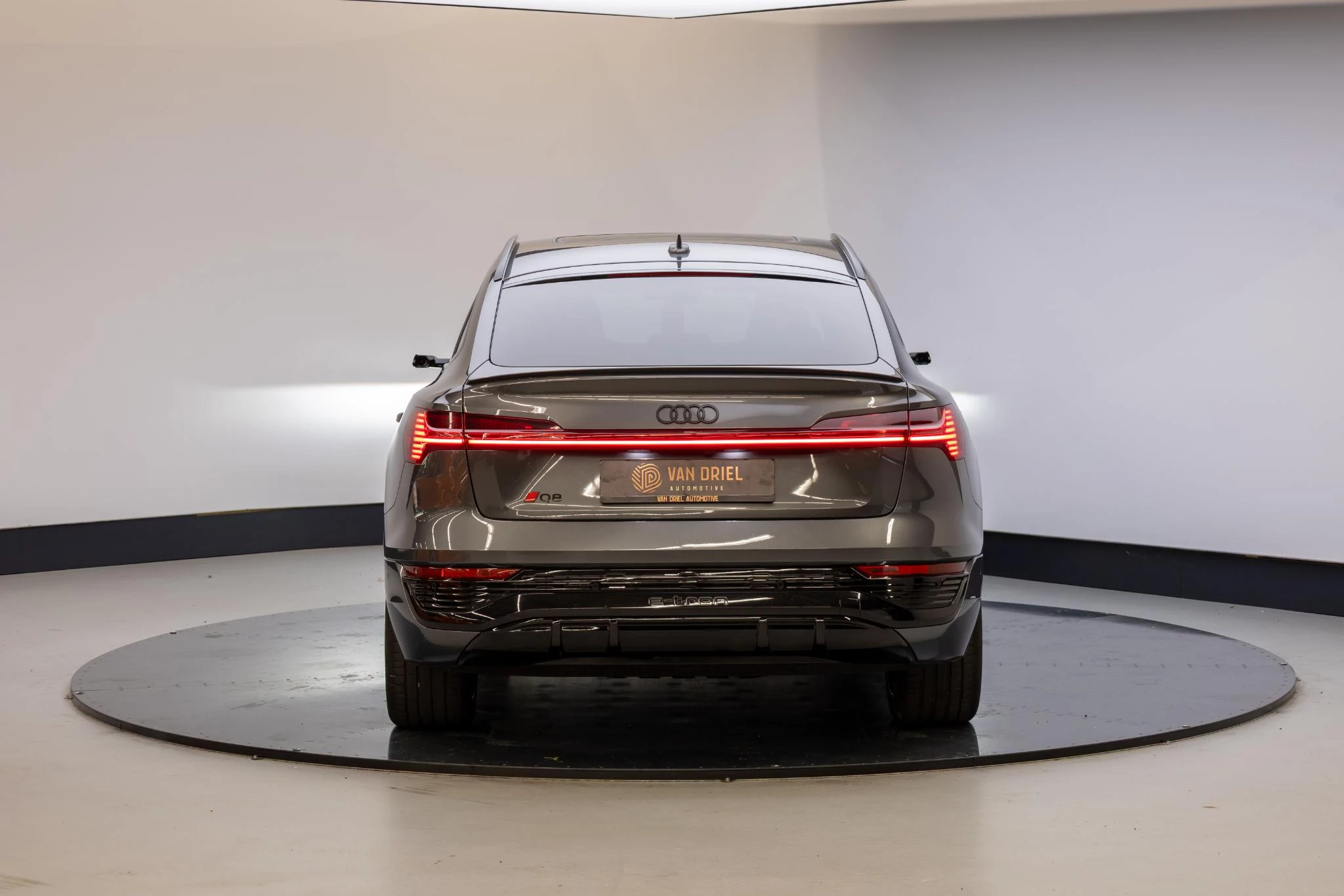 Hoofdafbeelding Audi Q8 Sportback e-tron