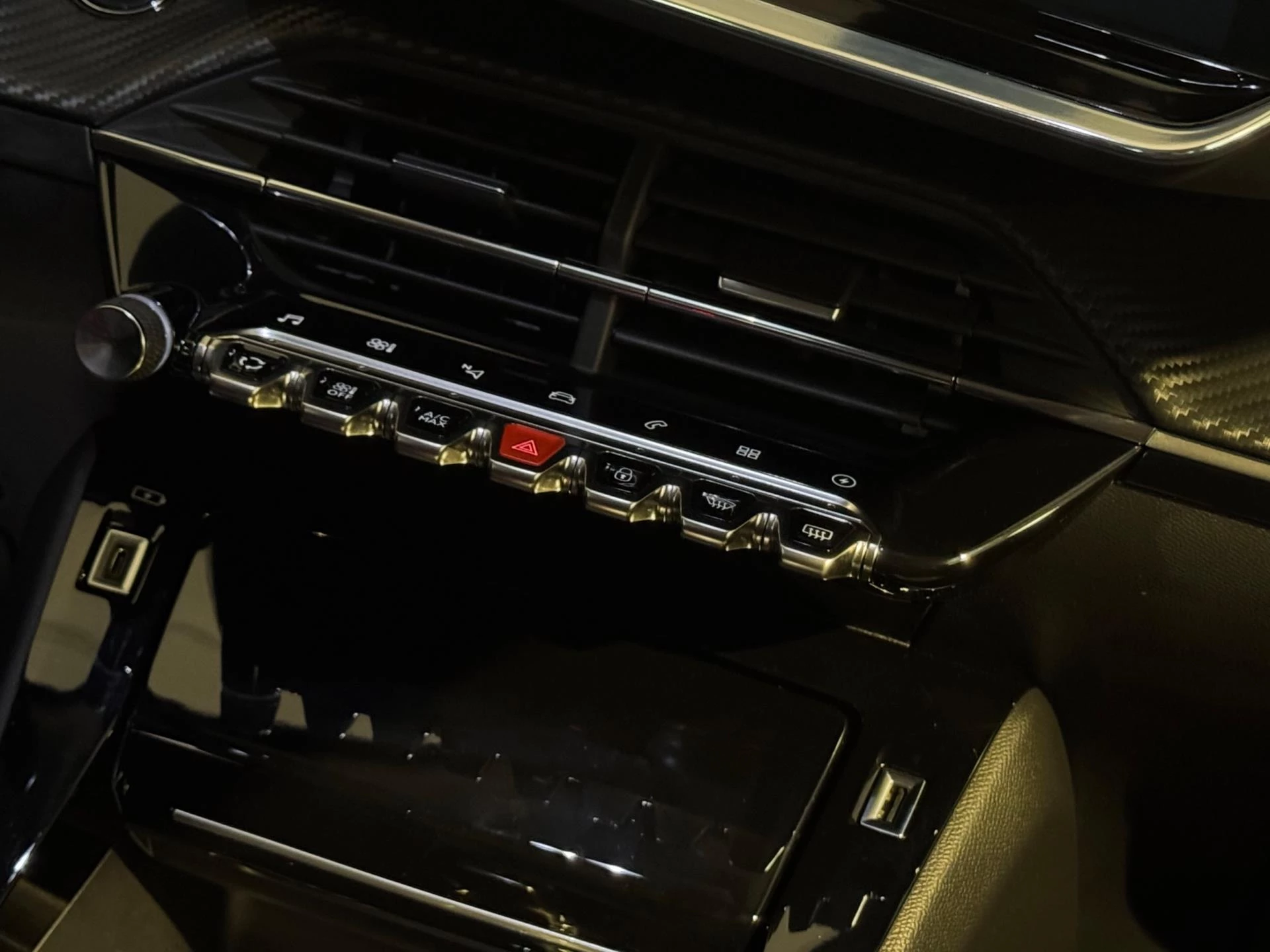 Hoofdafbeelding Peugeot e-2008