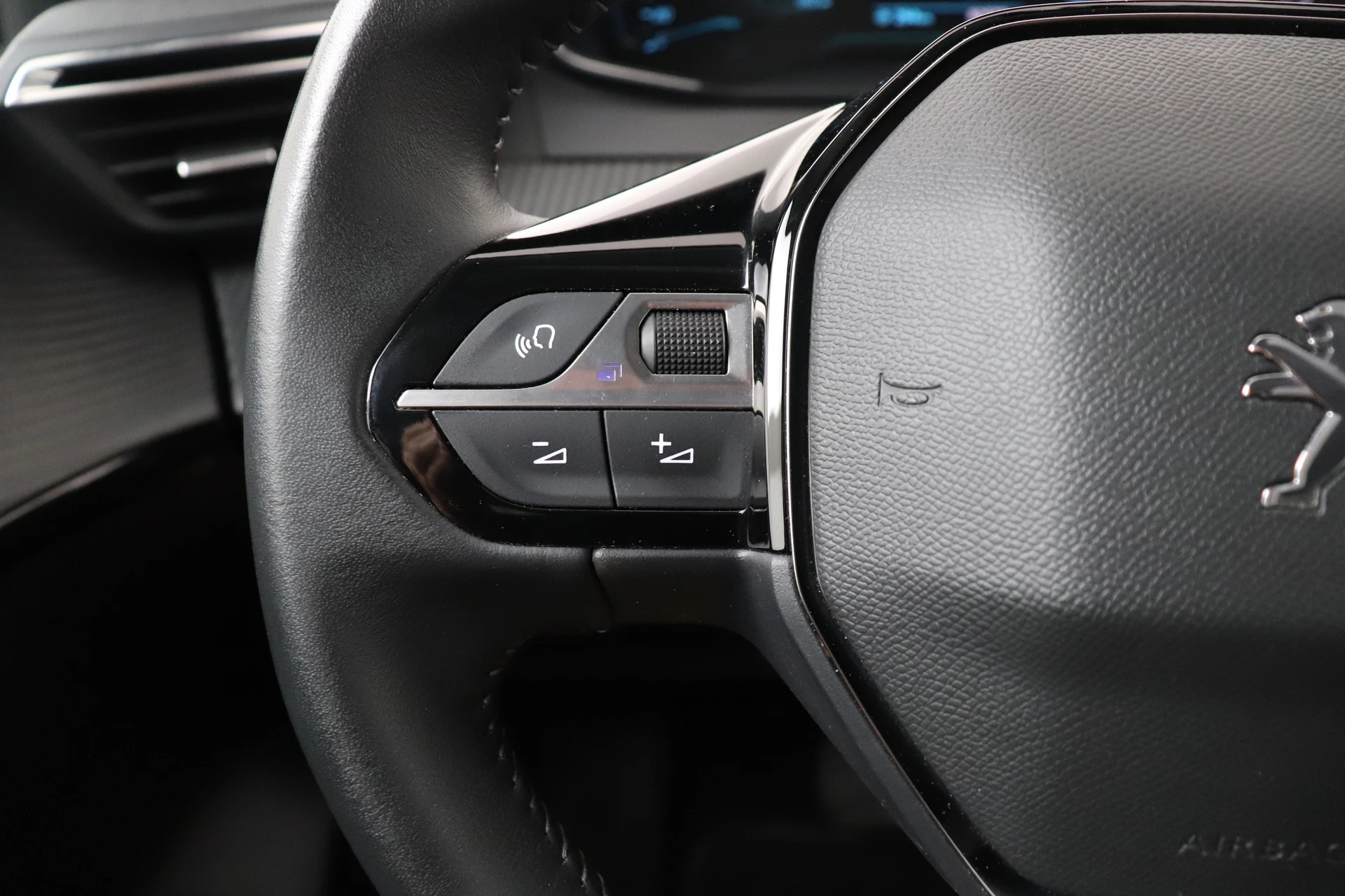 Hoofdafbeelding Peugeot e-208