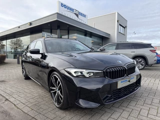 BMW 3 Serie Touring 318i M Sport Pano-Dak | Trekhaak | Leer | Stoelverw. |