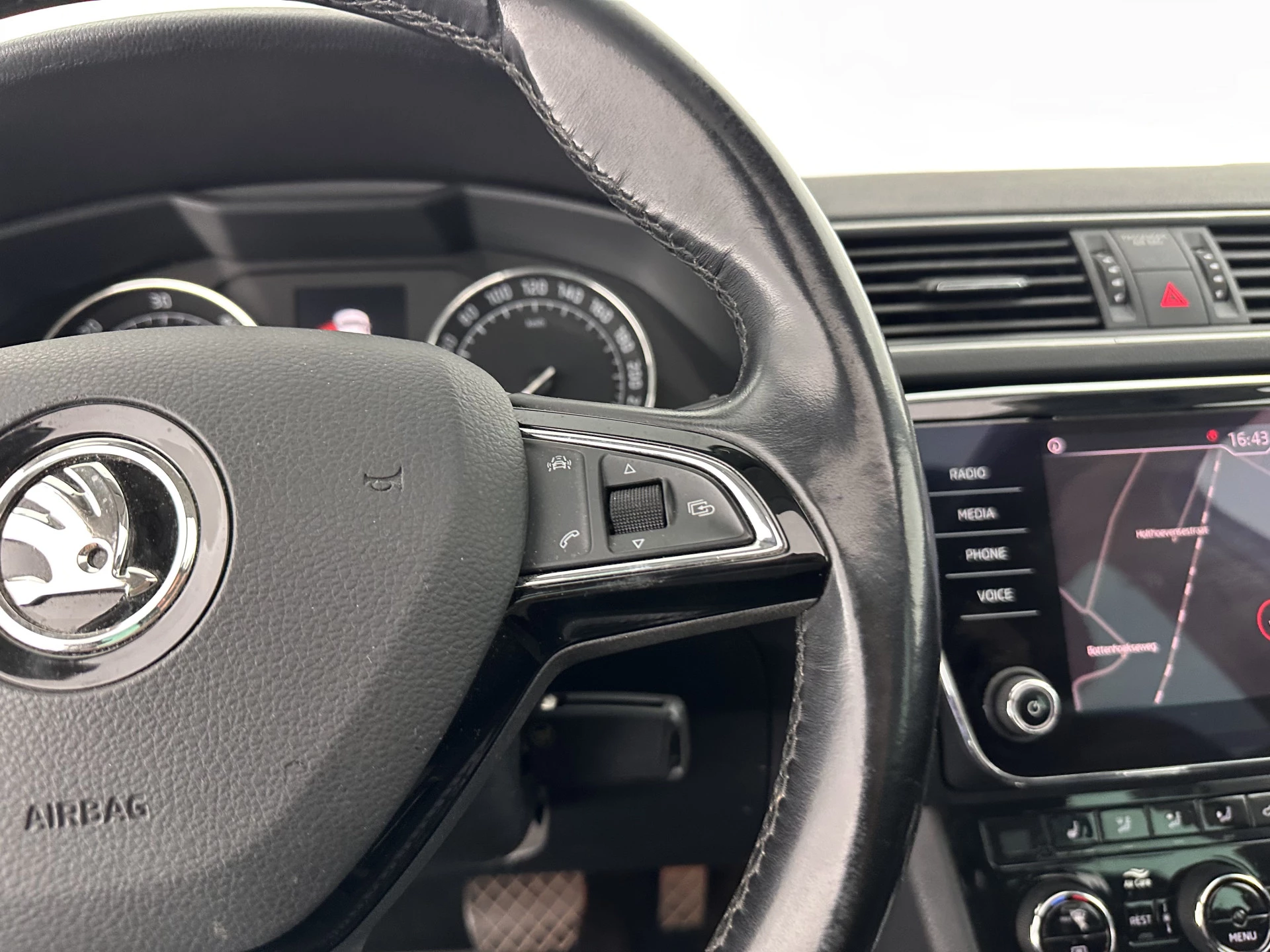 Hoofdafbeelding Škoda Superb