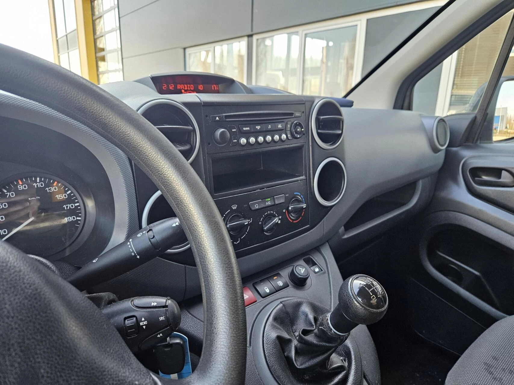 Hoofdafbeelding Peugeot Partner