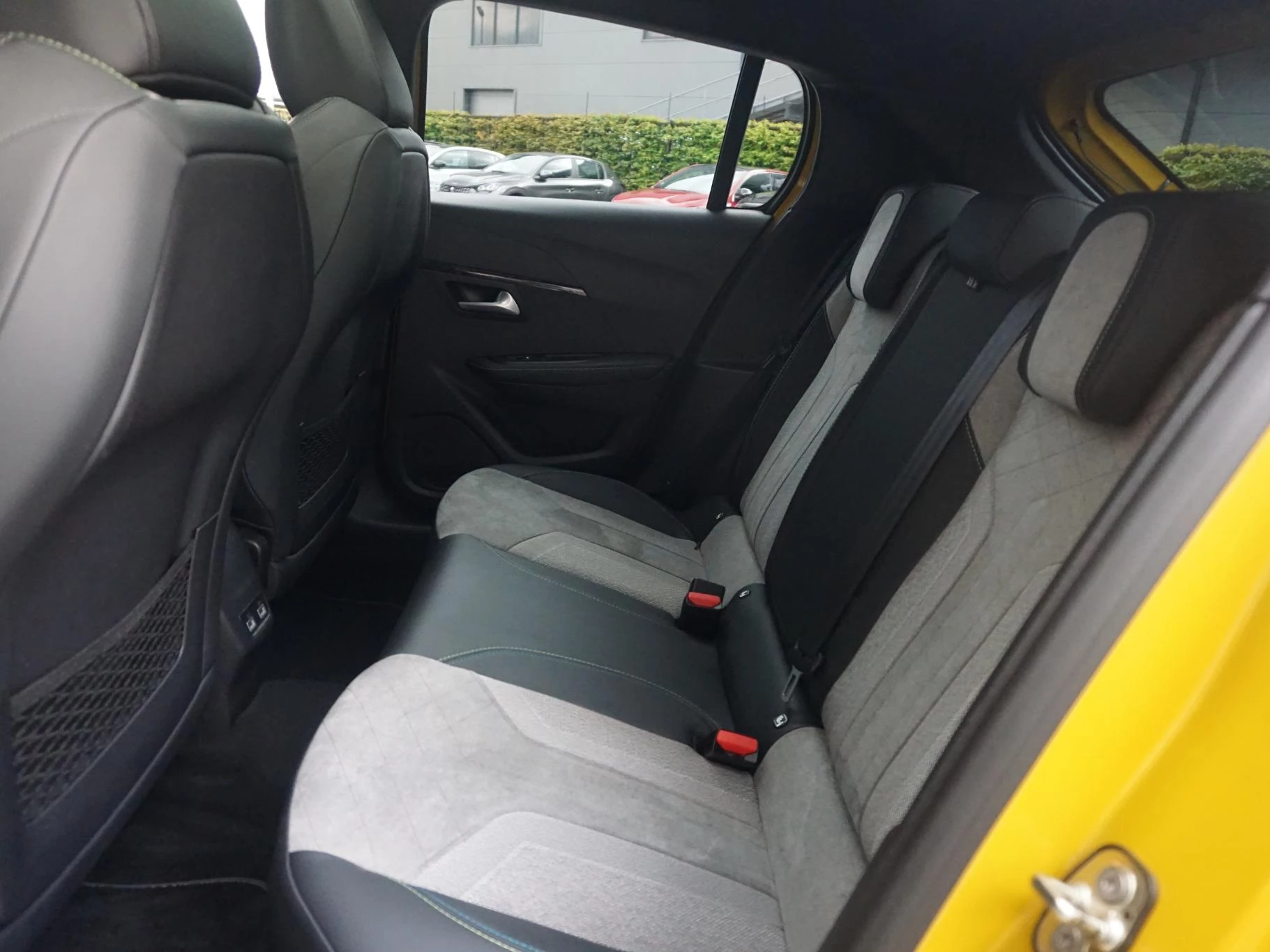 Hoofdafbeelding Peugeot e-208